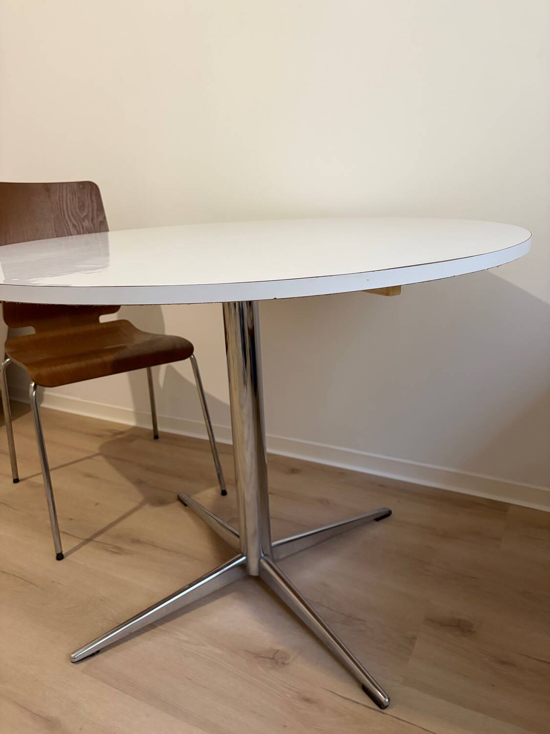 Round table Space Age metal legs 80s/90s