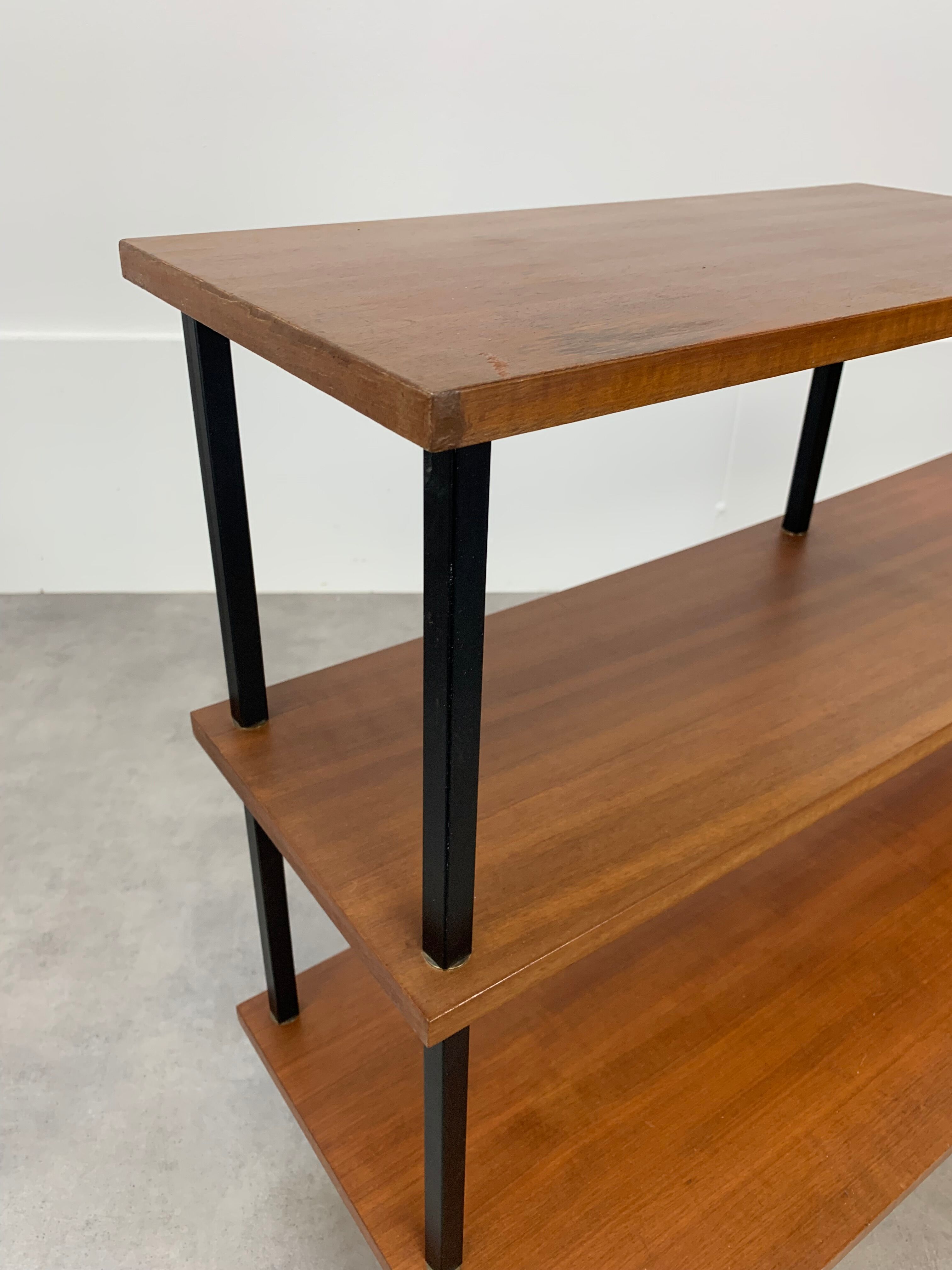 Asymmetrical stand shelf 50s