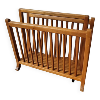 Porte-revue en bois clair