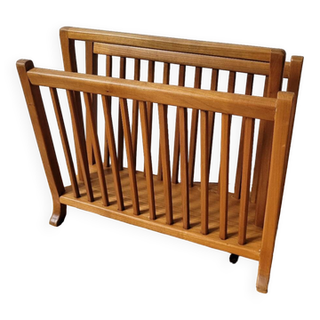 Light wood magazine rack