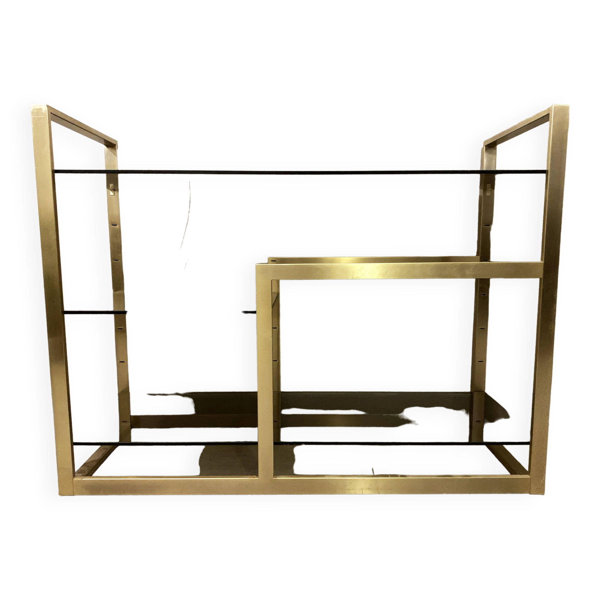 Console / étagère vintage en laiton doré et verre fumé des années 50