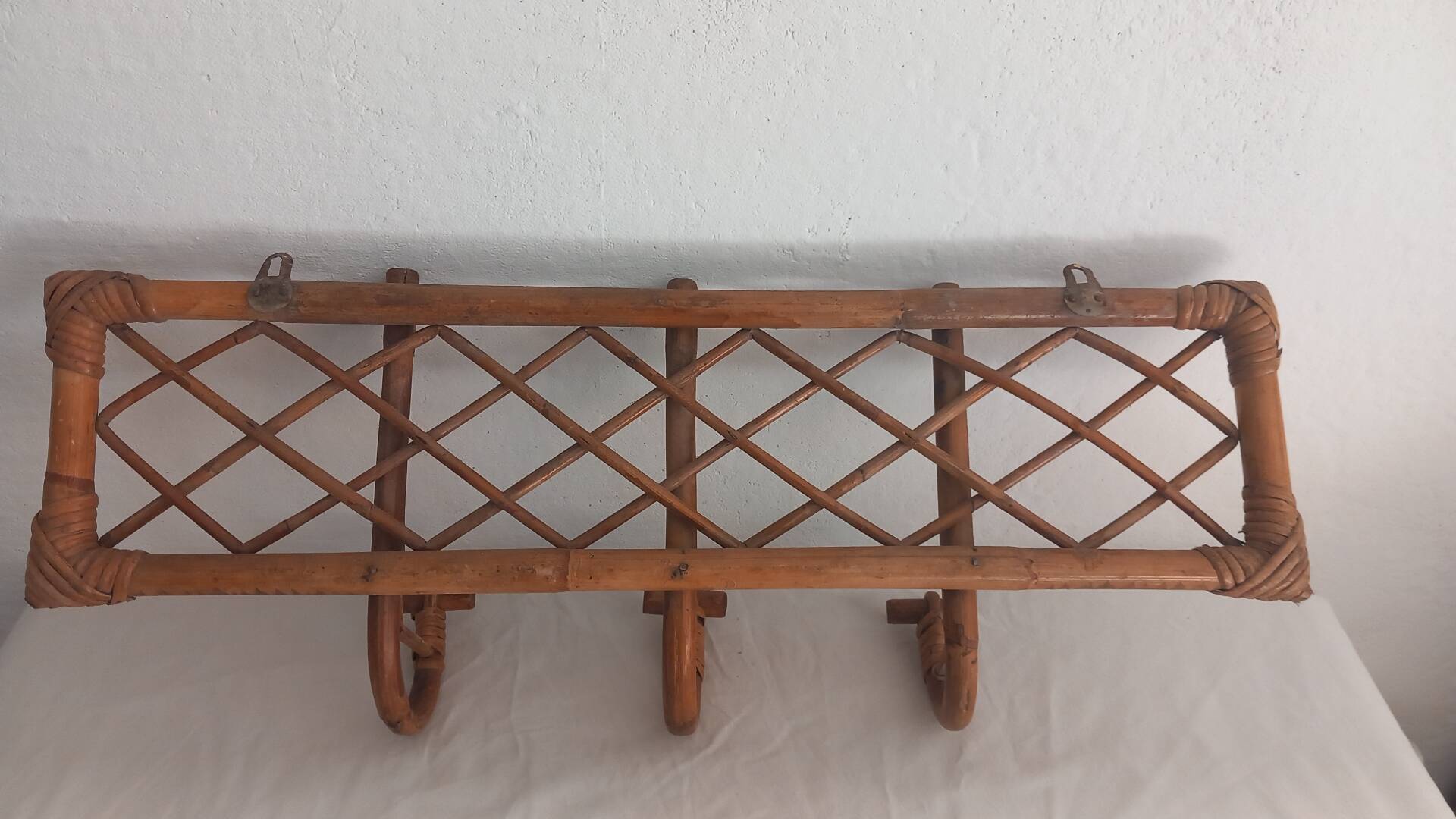 Vintage wall coat rack in rattan and bamboo – 1960s/70s