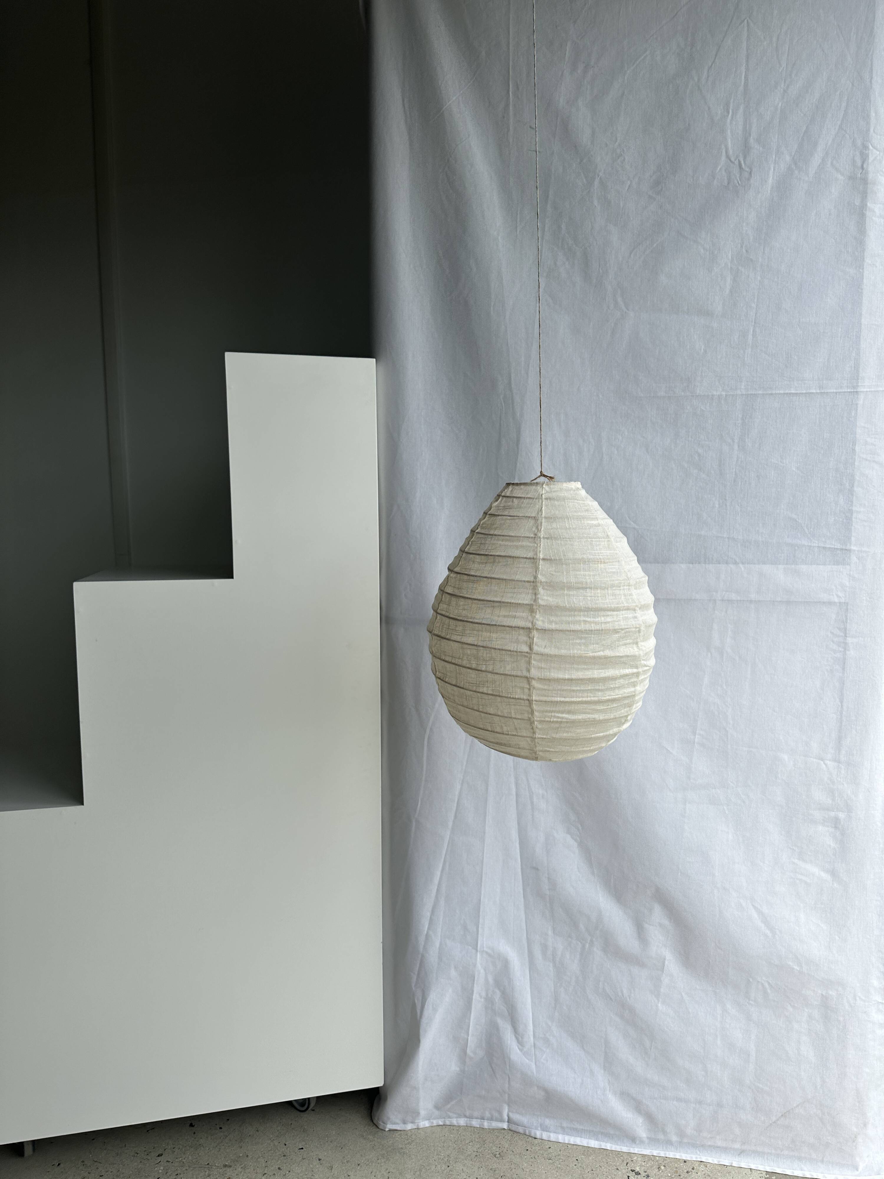 Small Japanese-style natural rattan and linen pendant light in the shape of a drop H40 D35