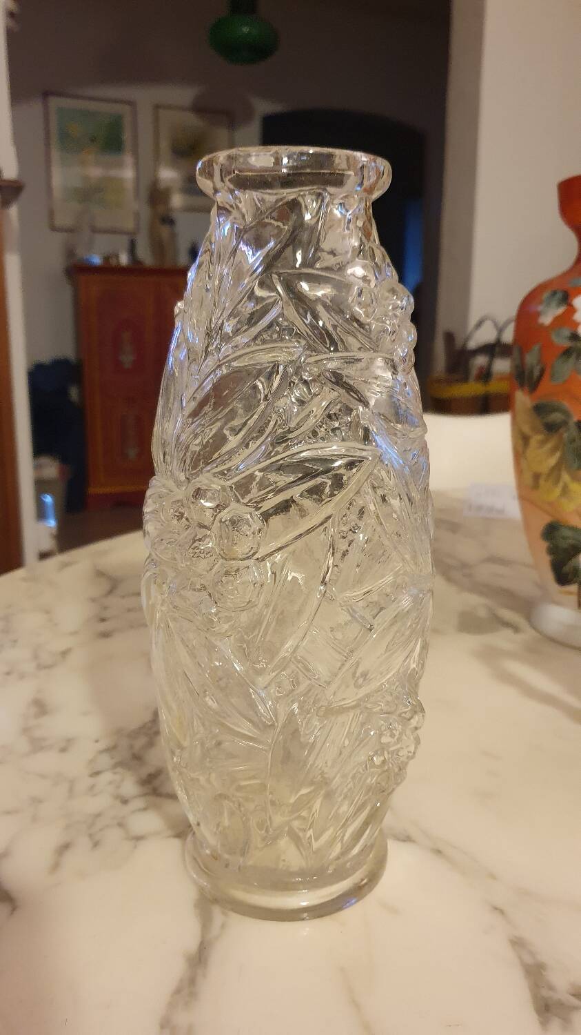 Molded crystal vase