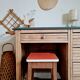 Bureau ancien en bois plateau vert et tiroirs