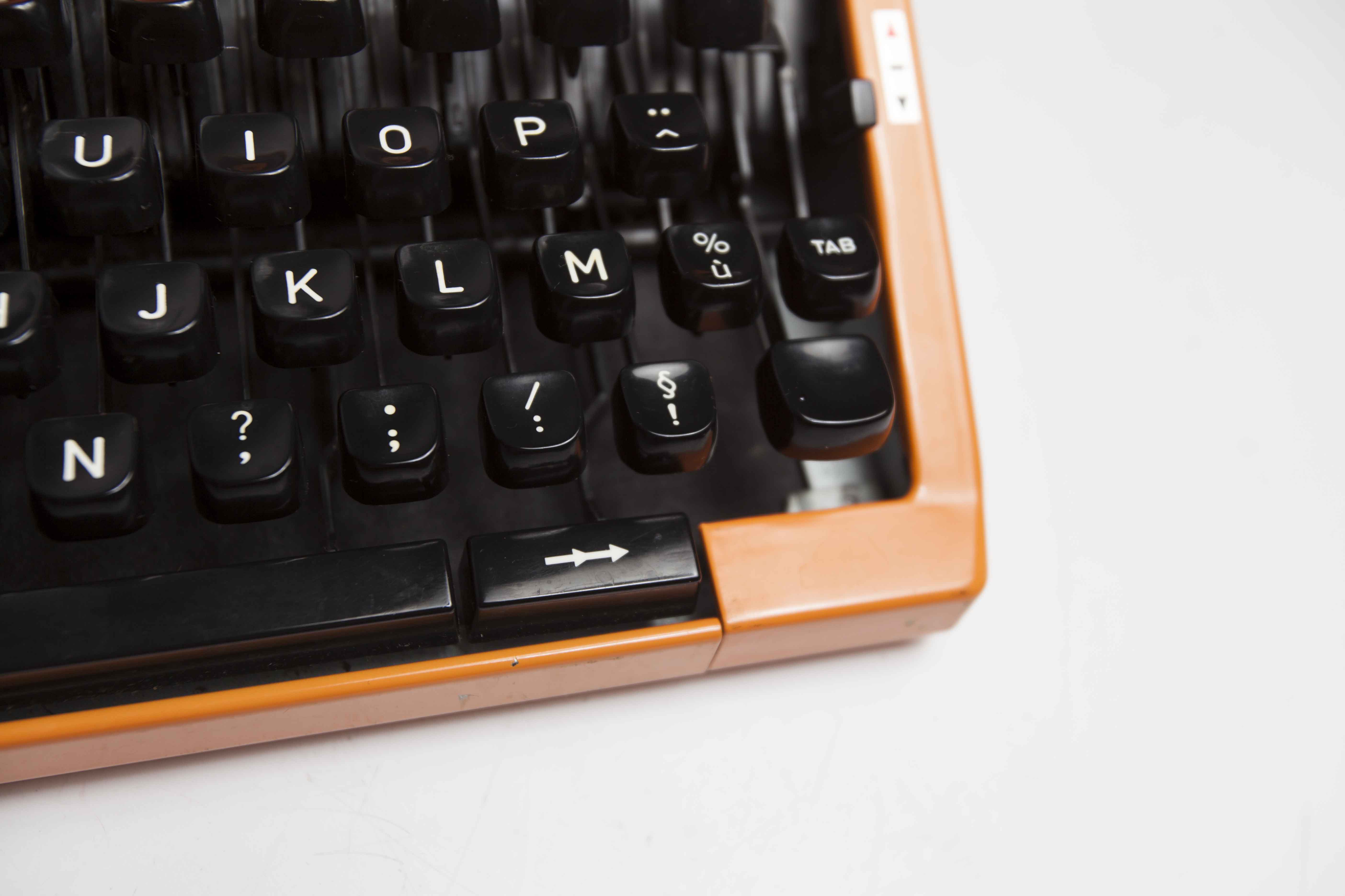 Silver Reed Sr 180 revised Luxury Typewriter and New Ribbon