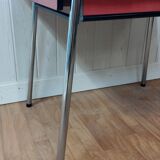 Expandable table in red formica
