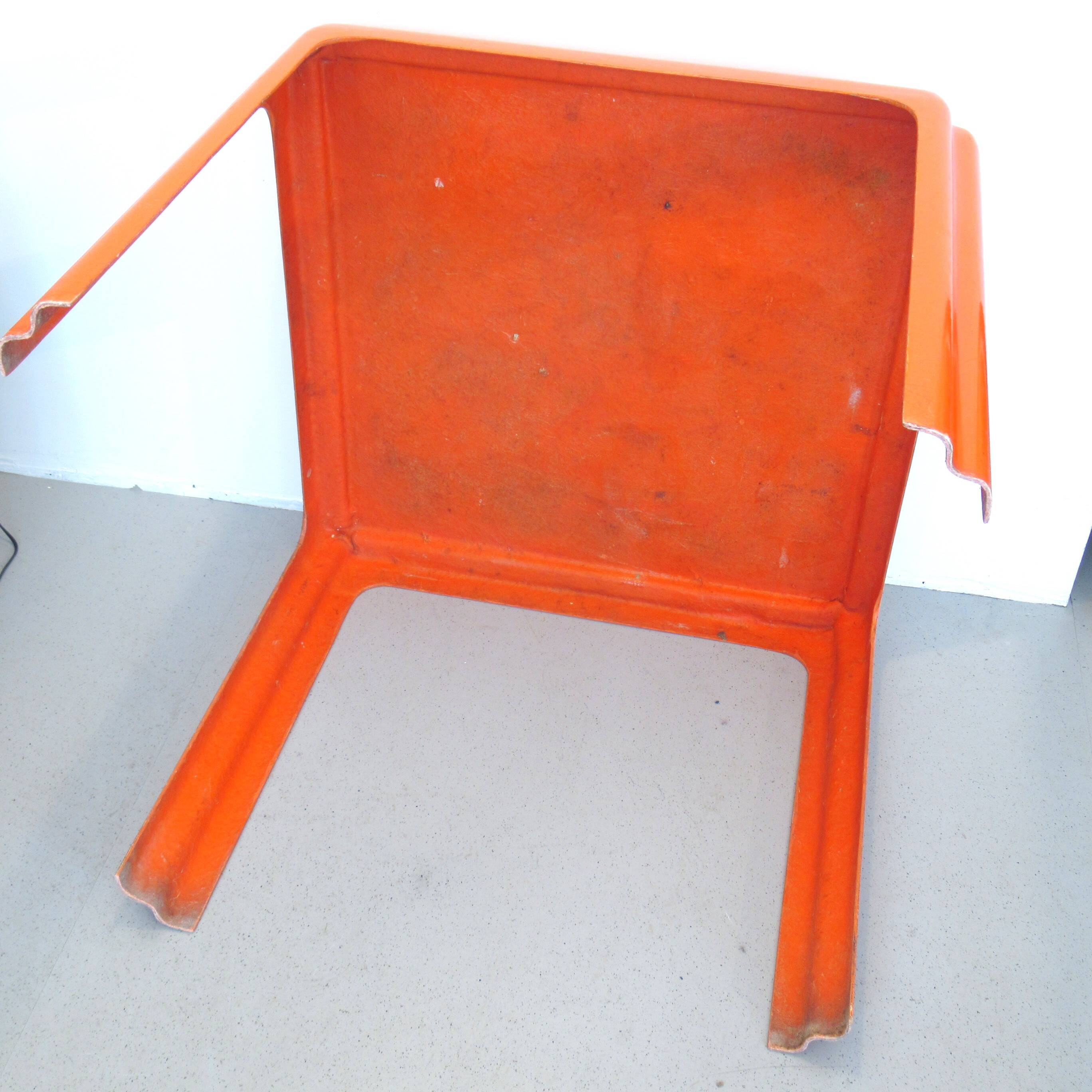 Patrick Gingembre orange fiberglass table 1970