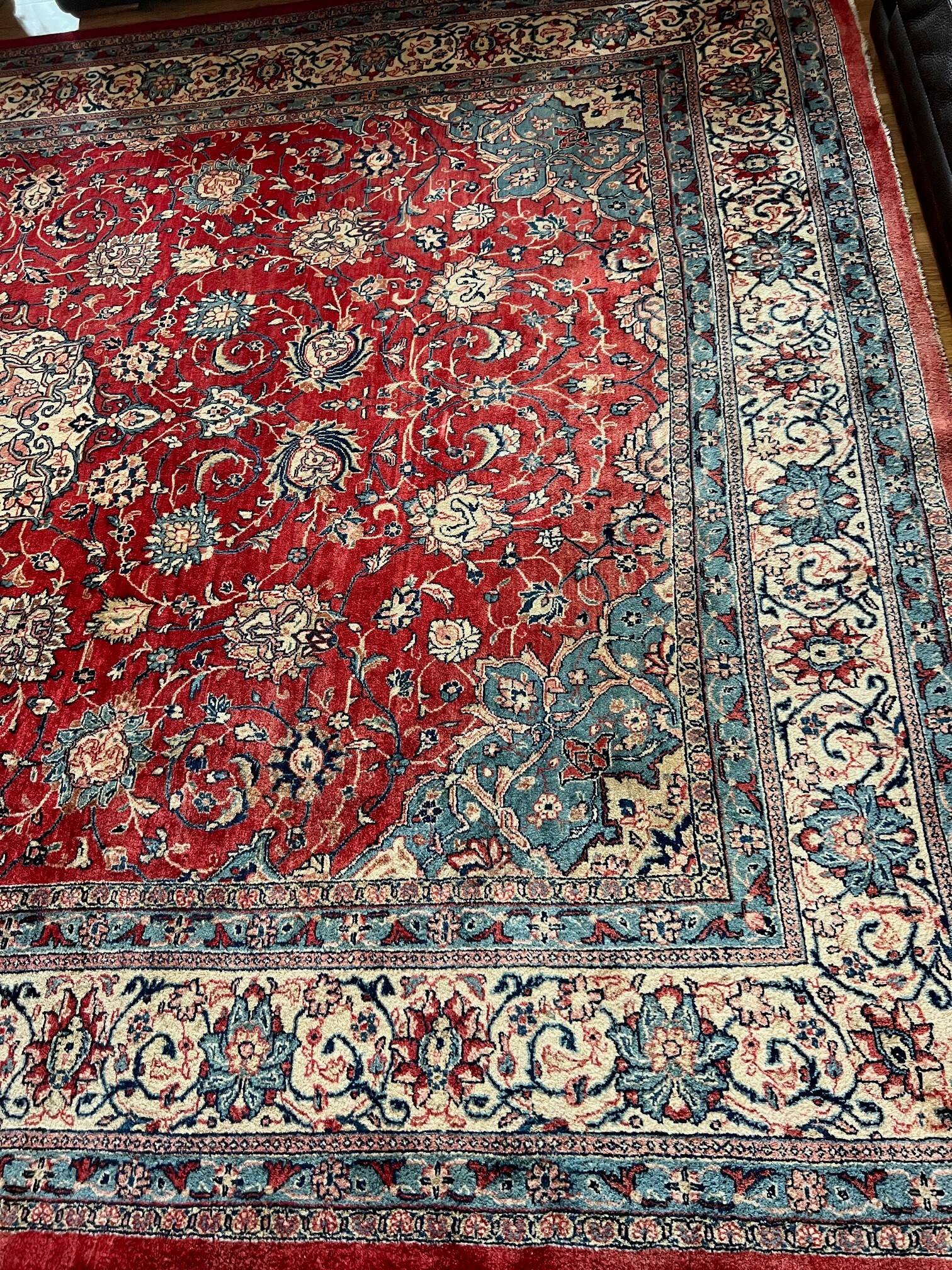 Sarouk Mahal. Grand Persian carpet made of 100% wool, 373x282 cm.