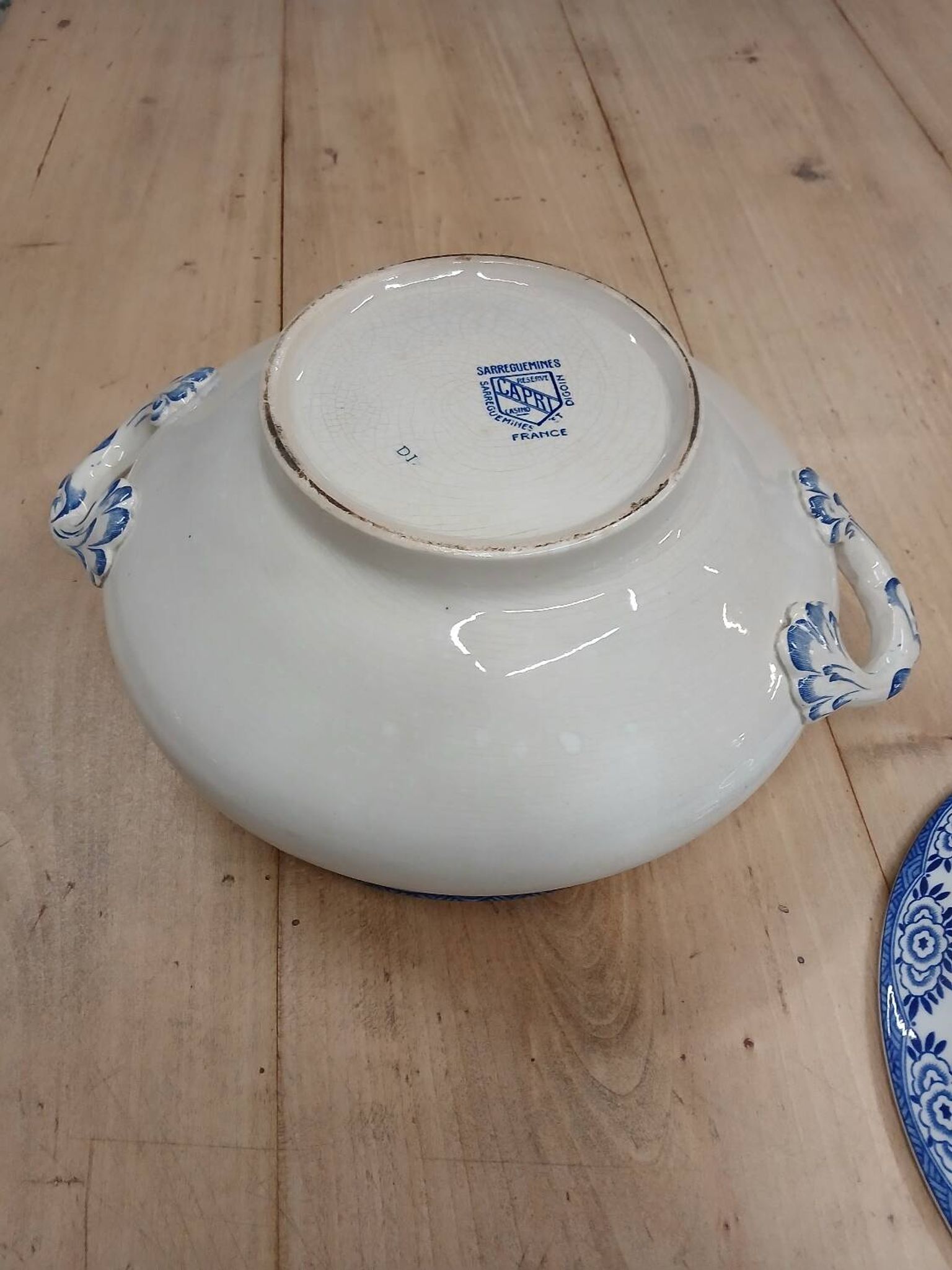 Old soup tureen Digoin and Sarreguemines