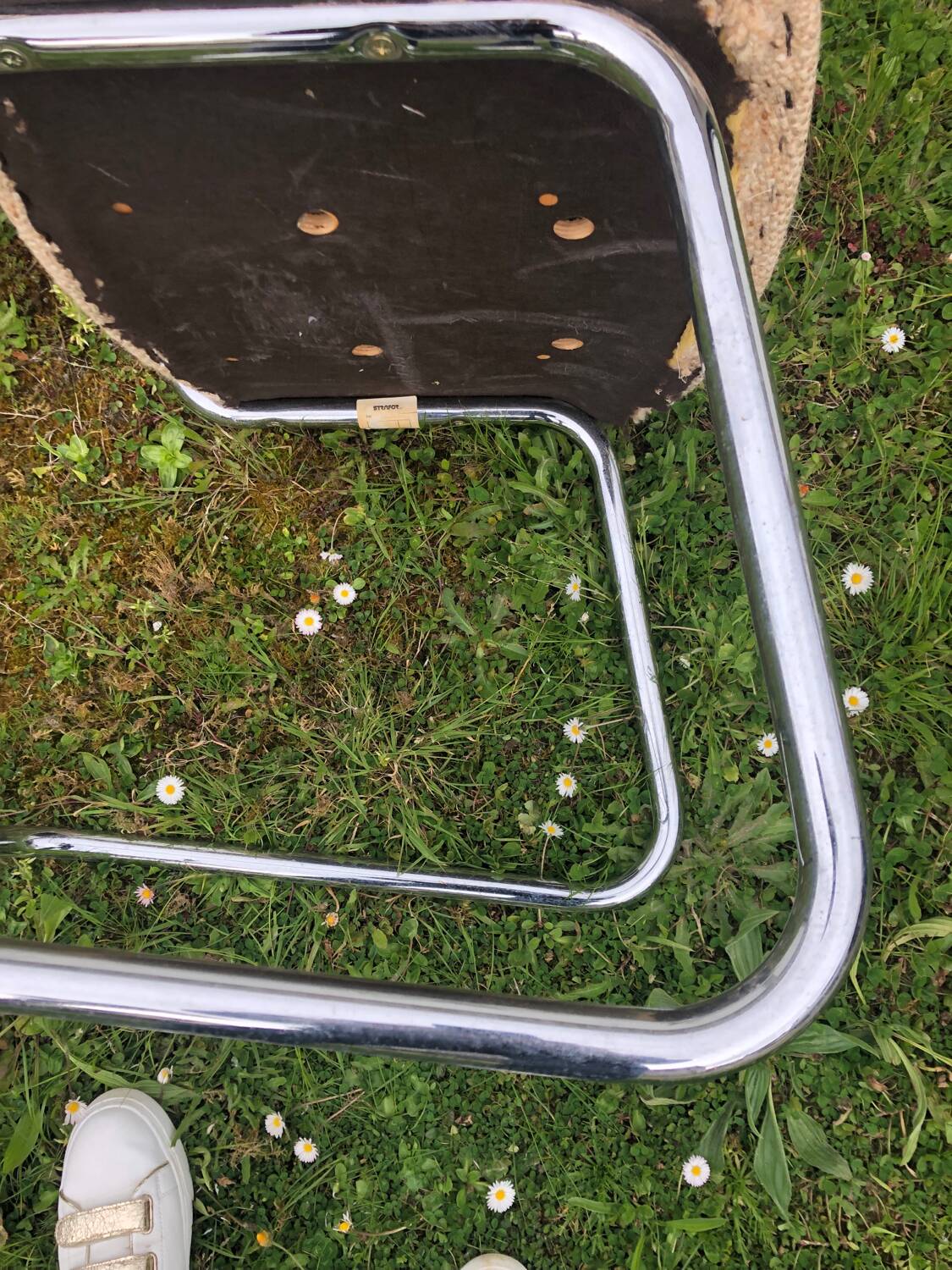 Strafor fabric chair