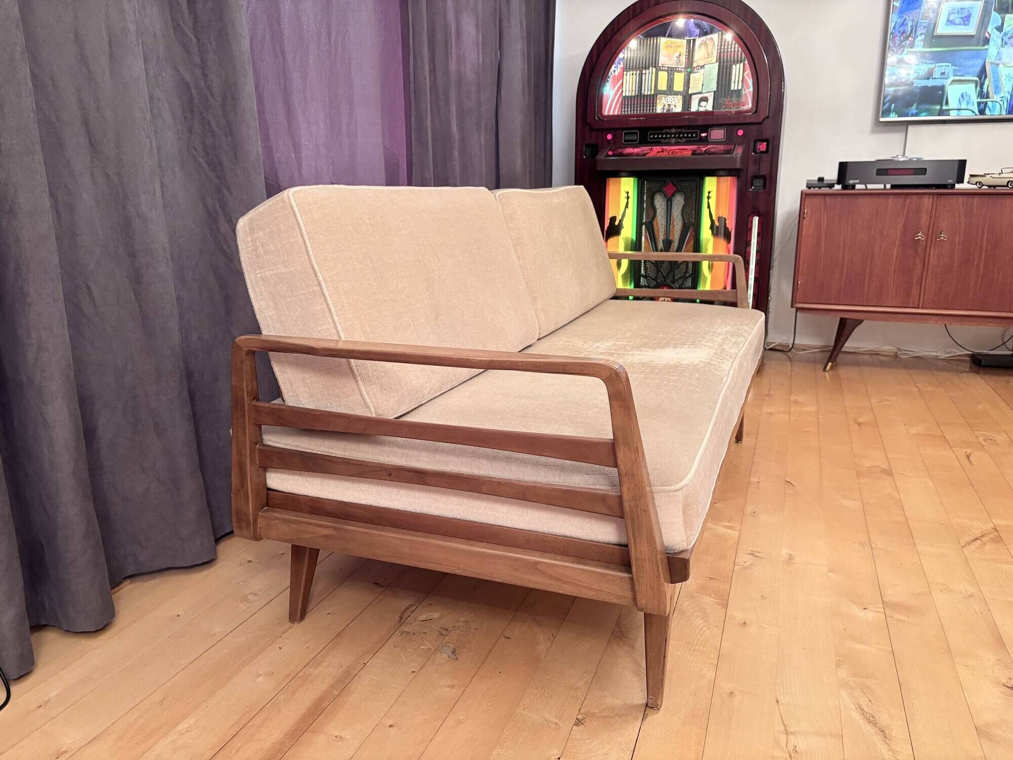Stella sofa designed by Wilhelm Knoll, Knoll Antimott, Germany, 1950s.