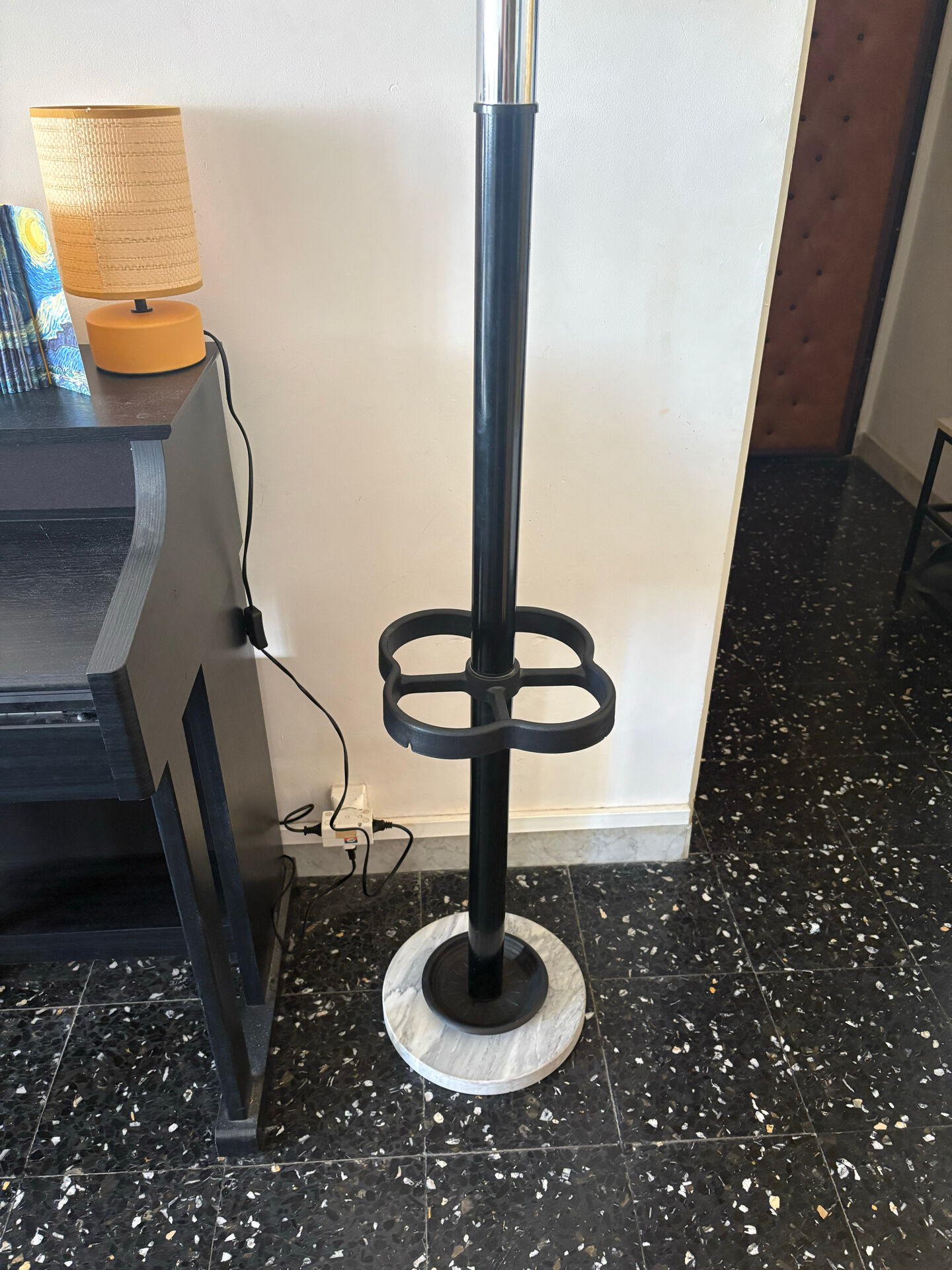 Vintage Italian design coat rack – Marble & Chrome – 70s/80s