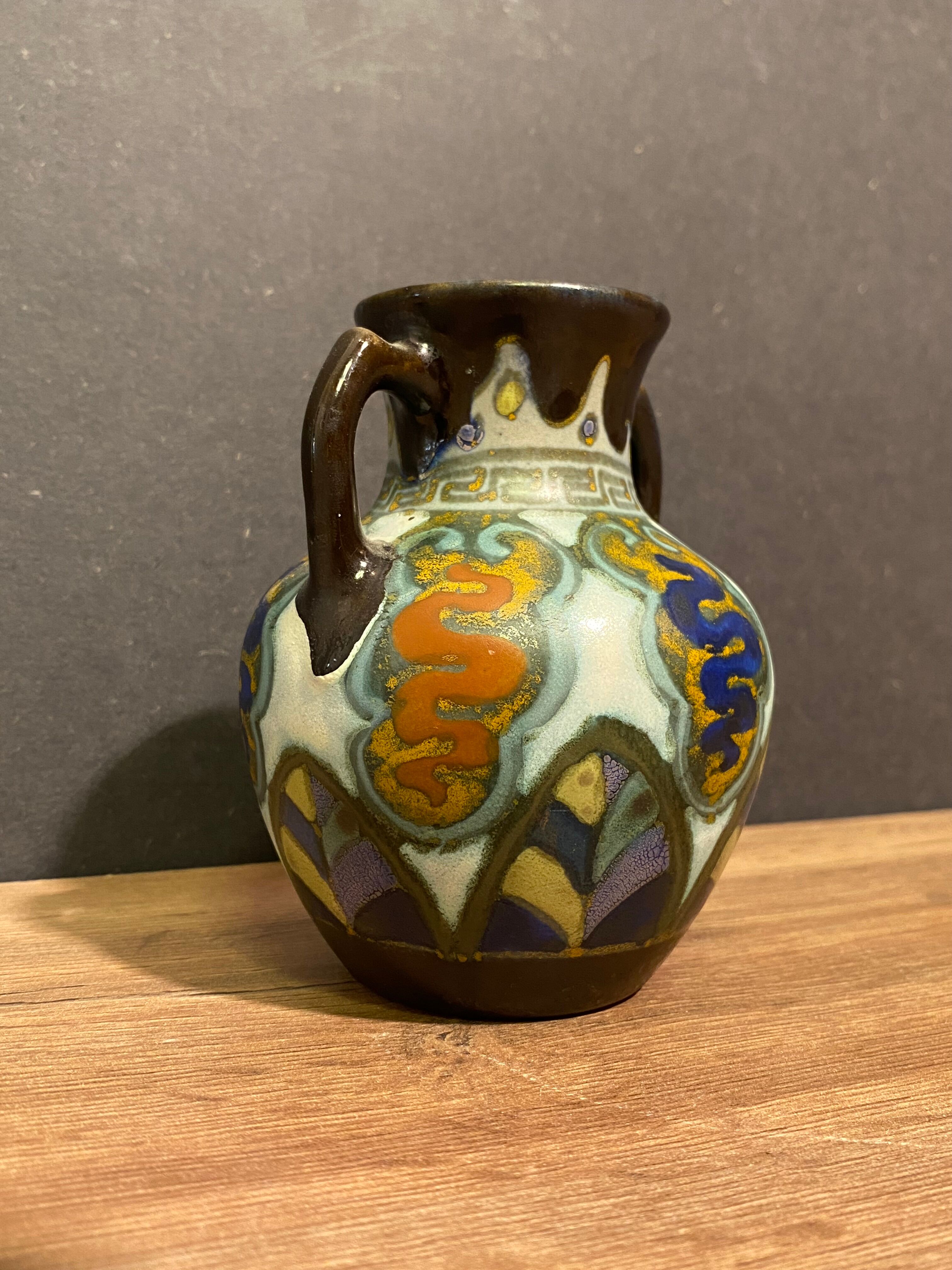 Gouda-type ceramic vase