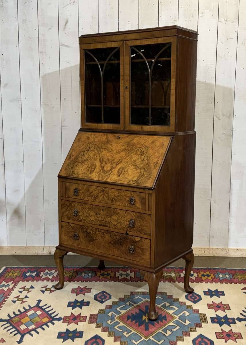Scriban in English with a walnut finish from the 1930s.