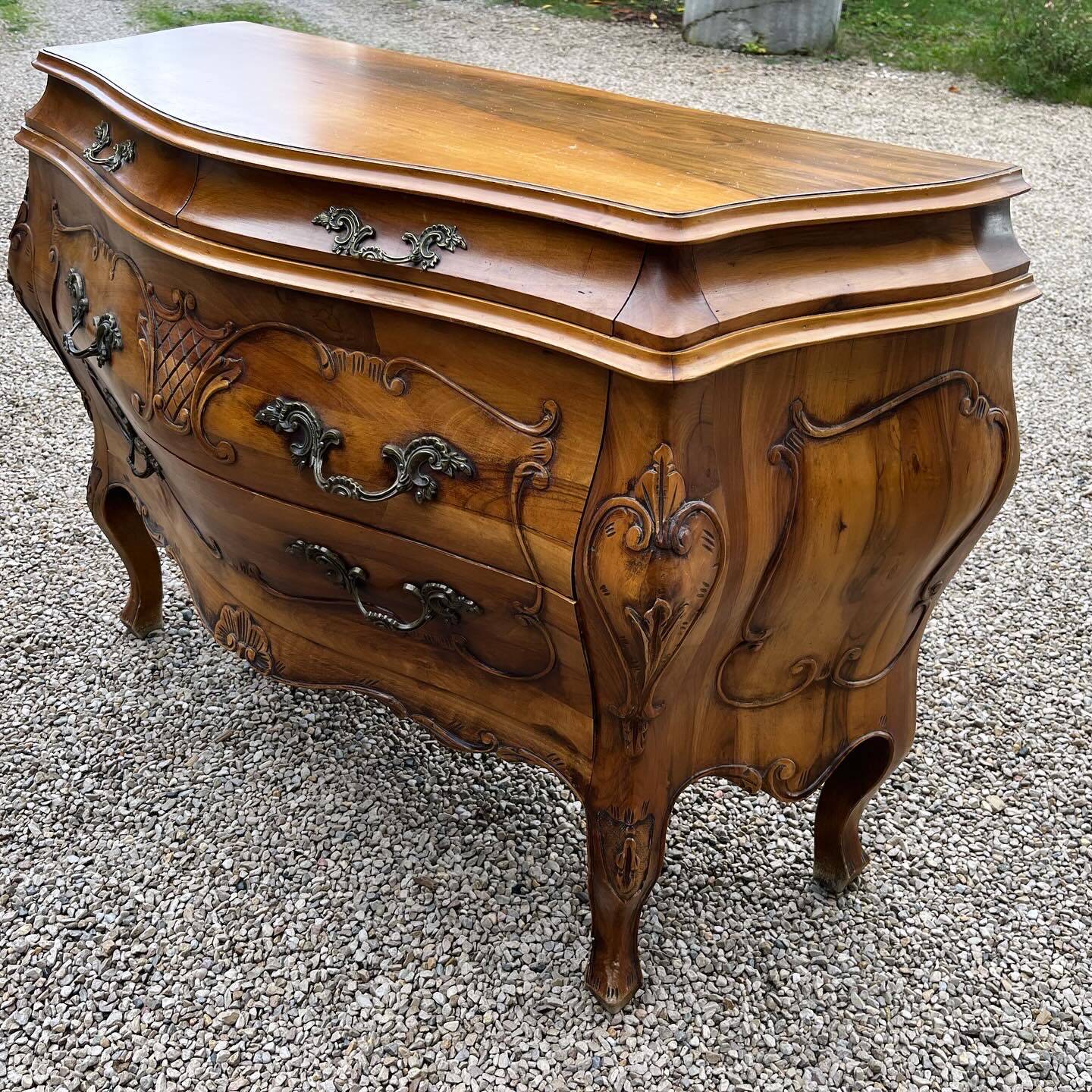 Curved Provençal chest of drawers Louis XV style walnut