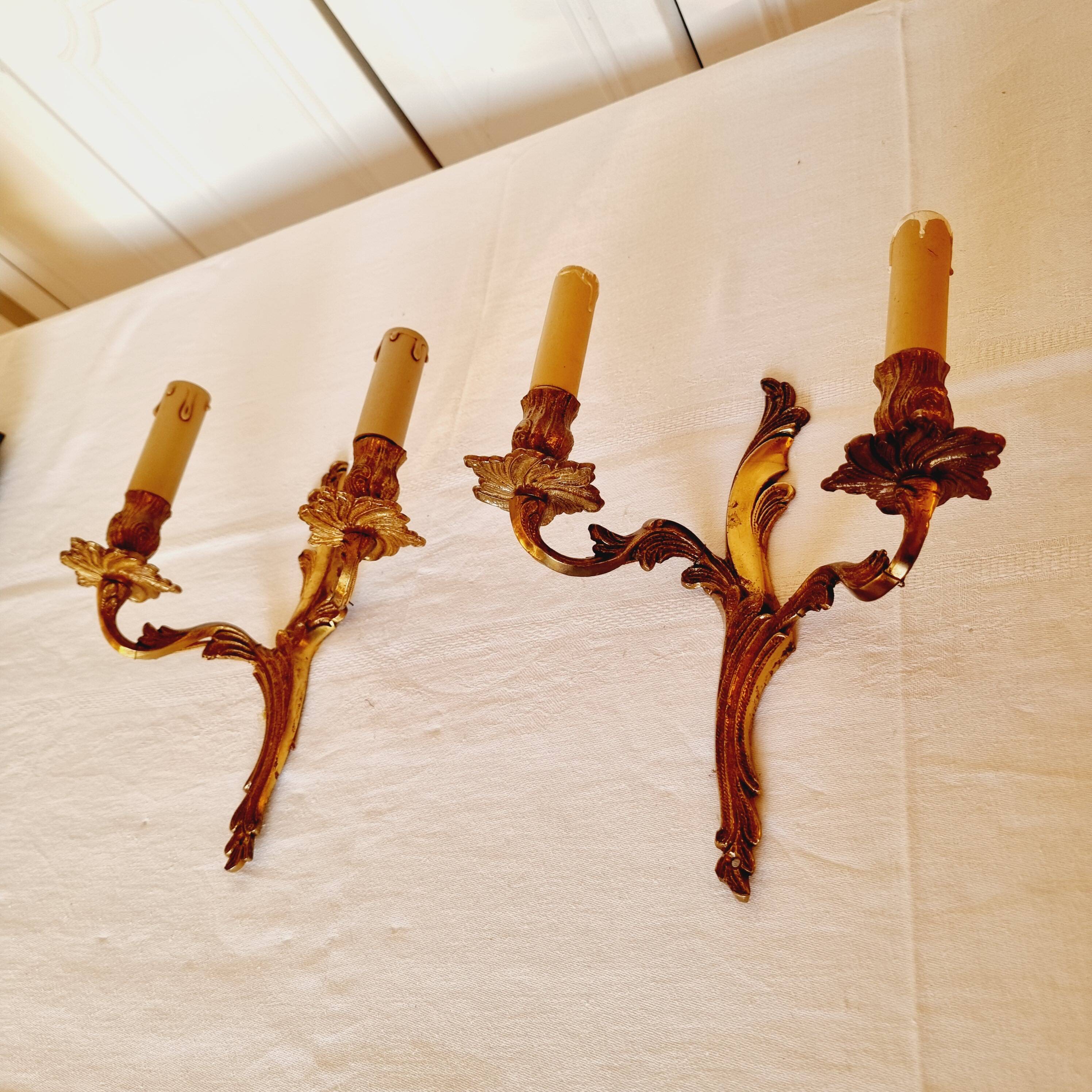 2 french bronze sconces from the beginning of the 20th century in louis xv rocaille style, electrical system