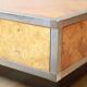 table basse en loupe d'orme avec bords chromés