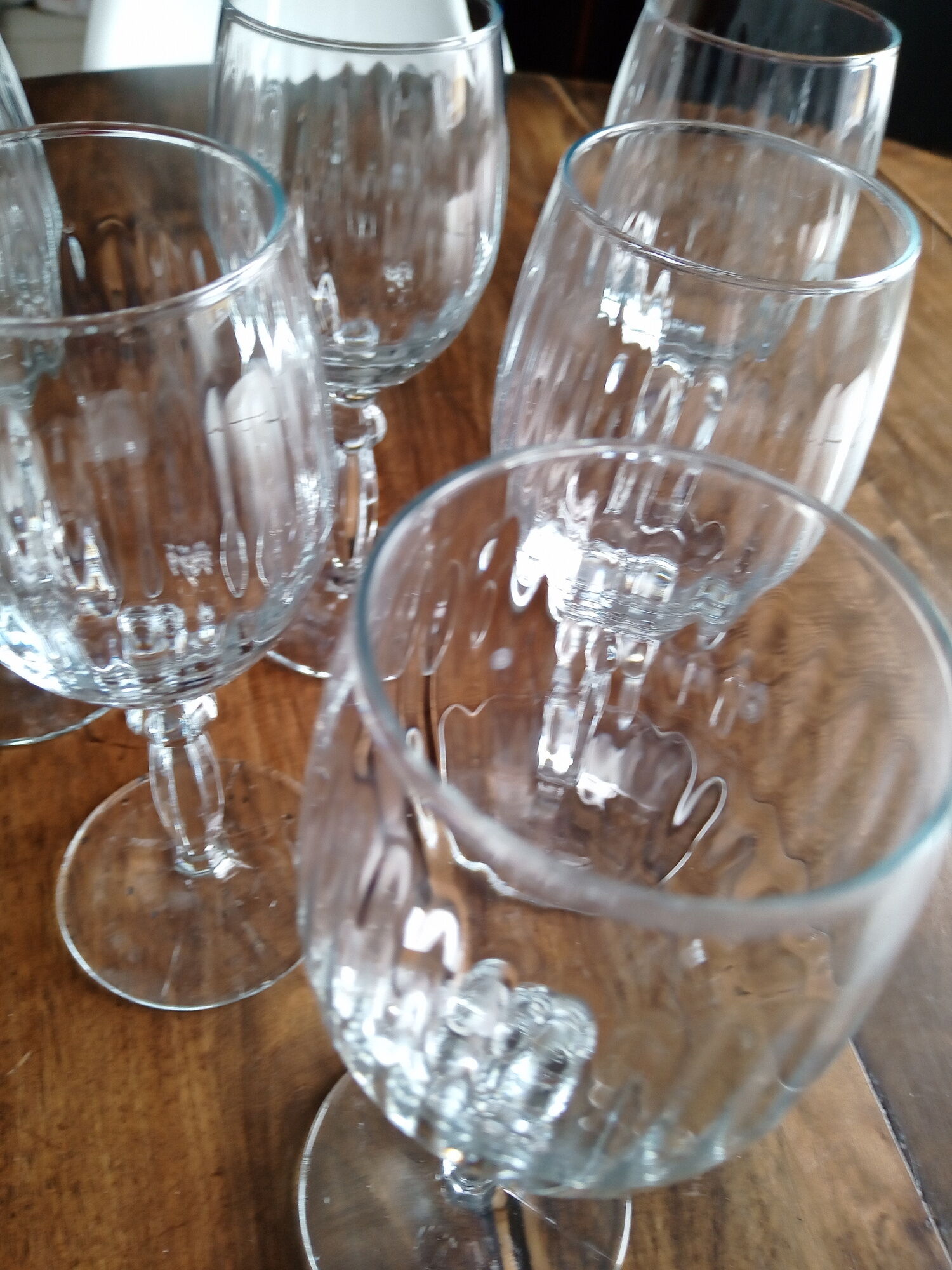 Lot de 6 verres à vin en verre strié