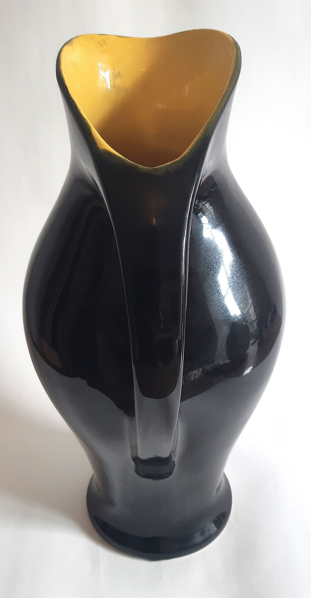 Large ceramic pitcher years 60 in mind design