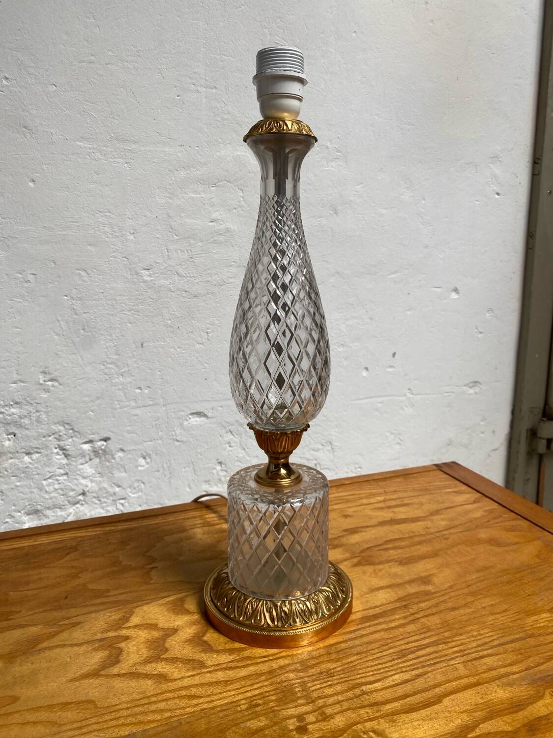 Glass table lamp with brass