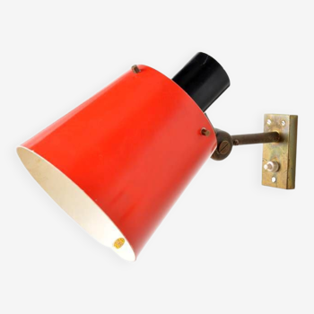 Old and rare Stilnovo wall light, red and black lacquered metal and brass With period label