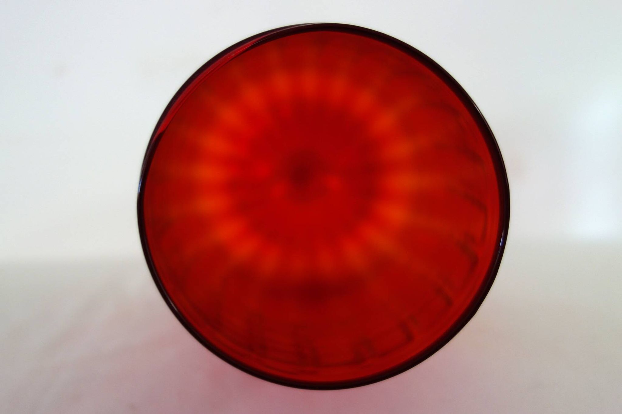 Grand vase en verre rouge 50cm vintage