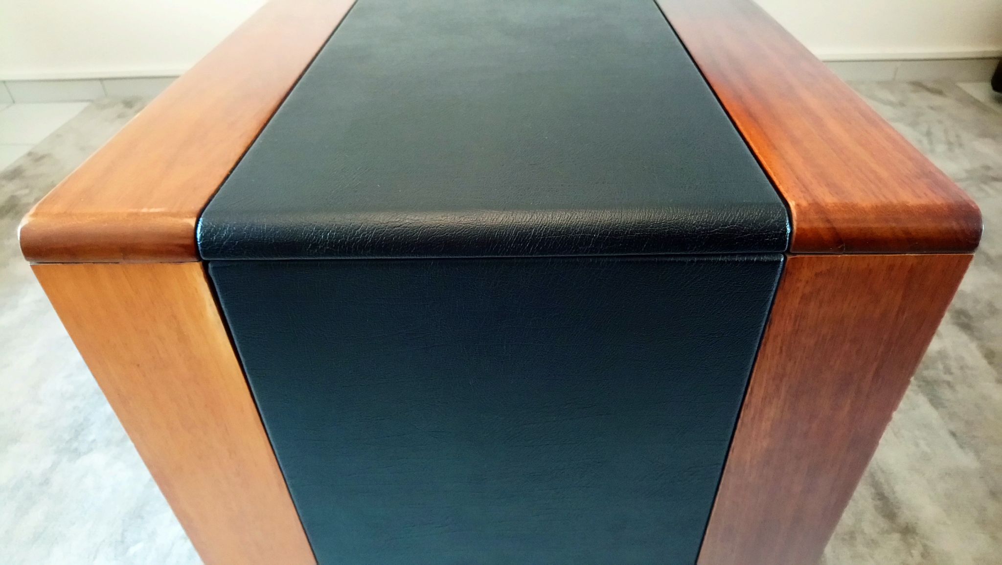 Rare row of wood and leatherette of the 60s 70s