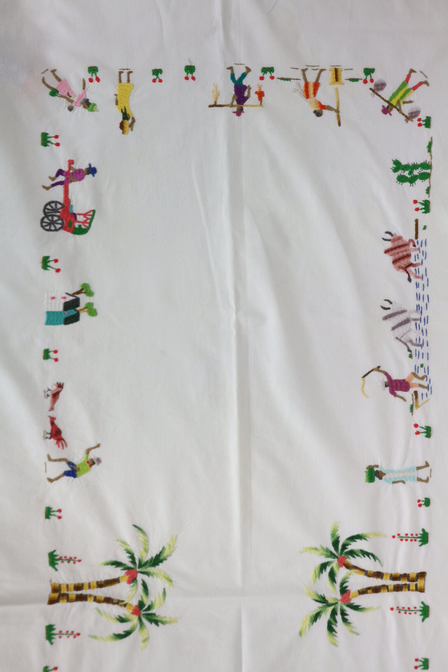 Tavaglia with peasant embroidery