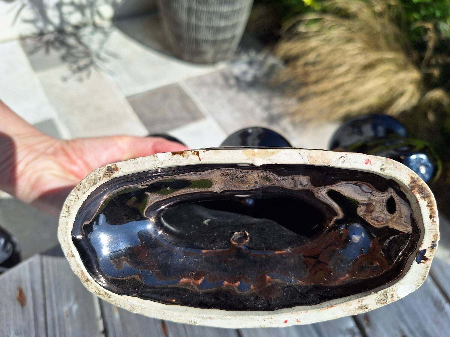 Iridescent black ceramic candle holder