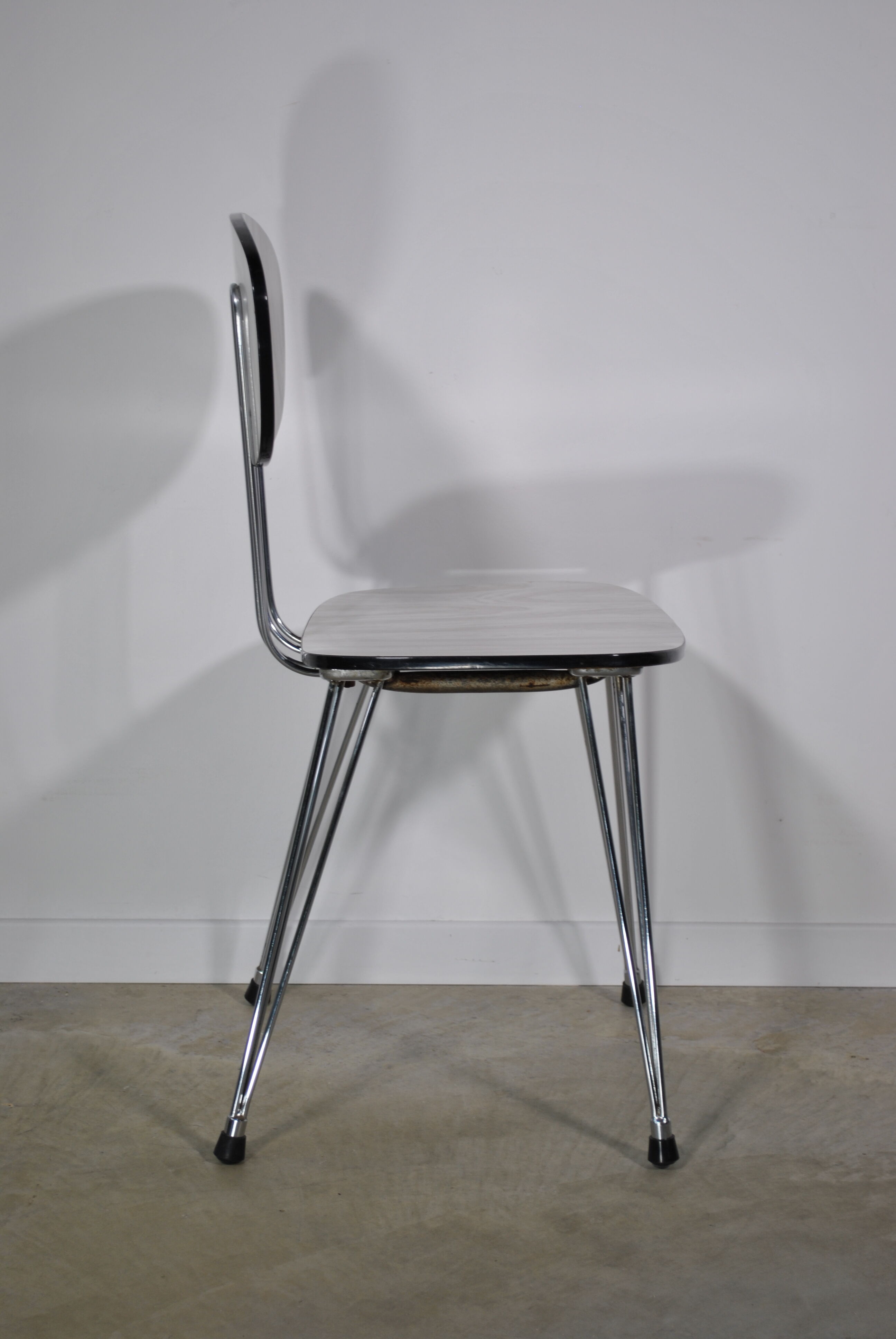 Formica 1950 table and chairs