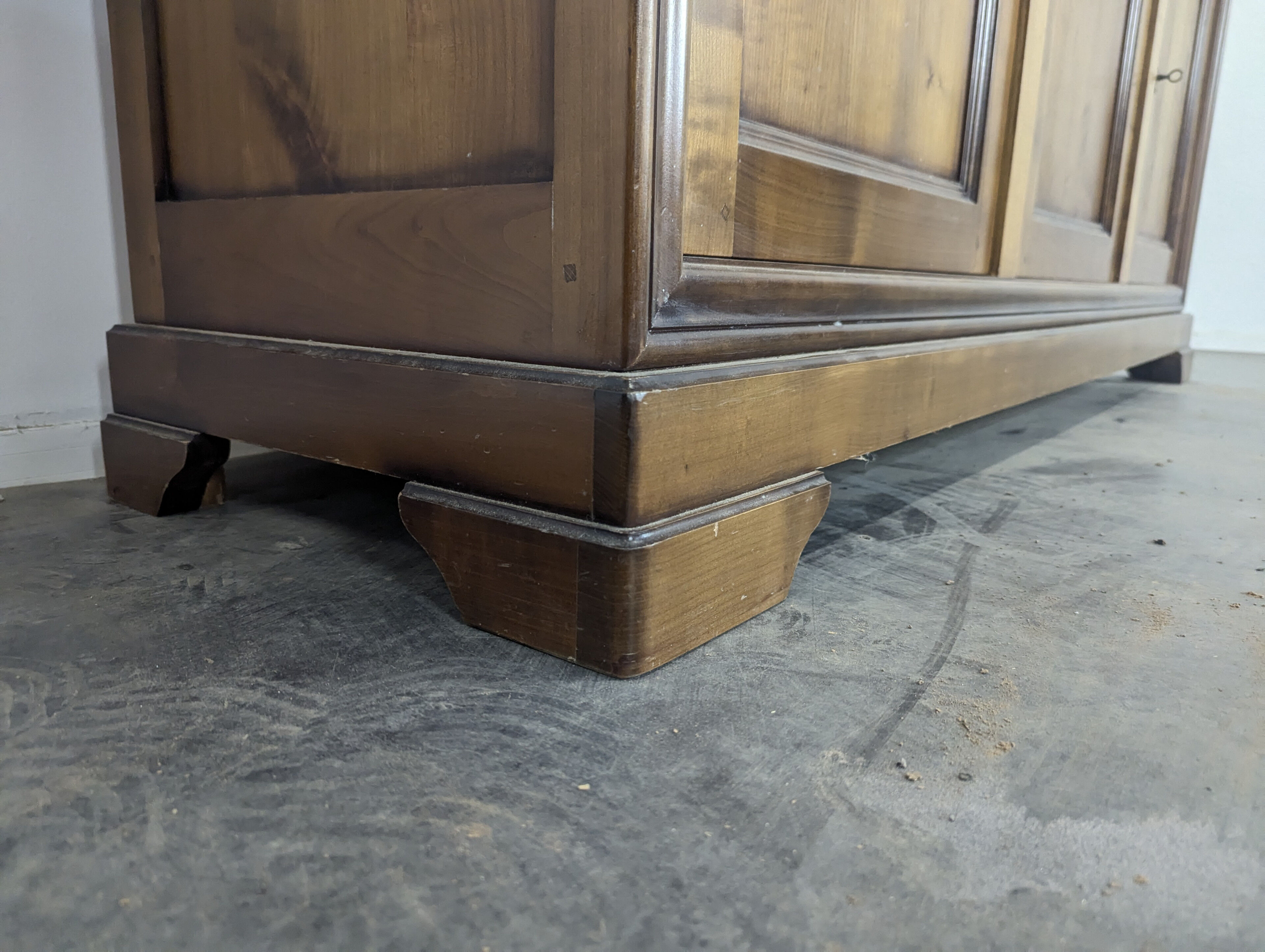 Louis Philippe style bookcase in cherry wood