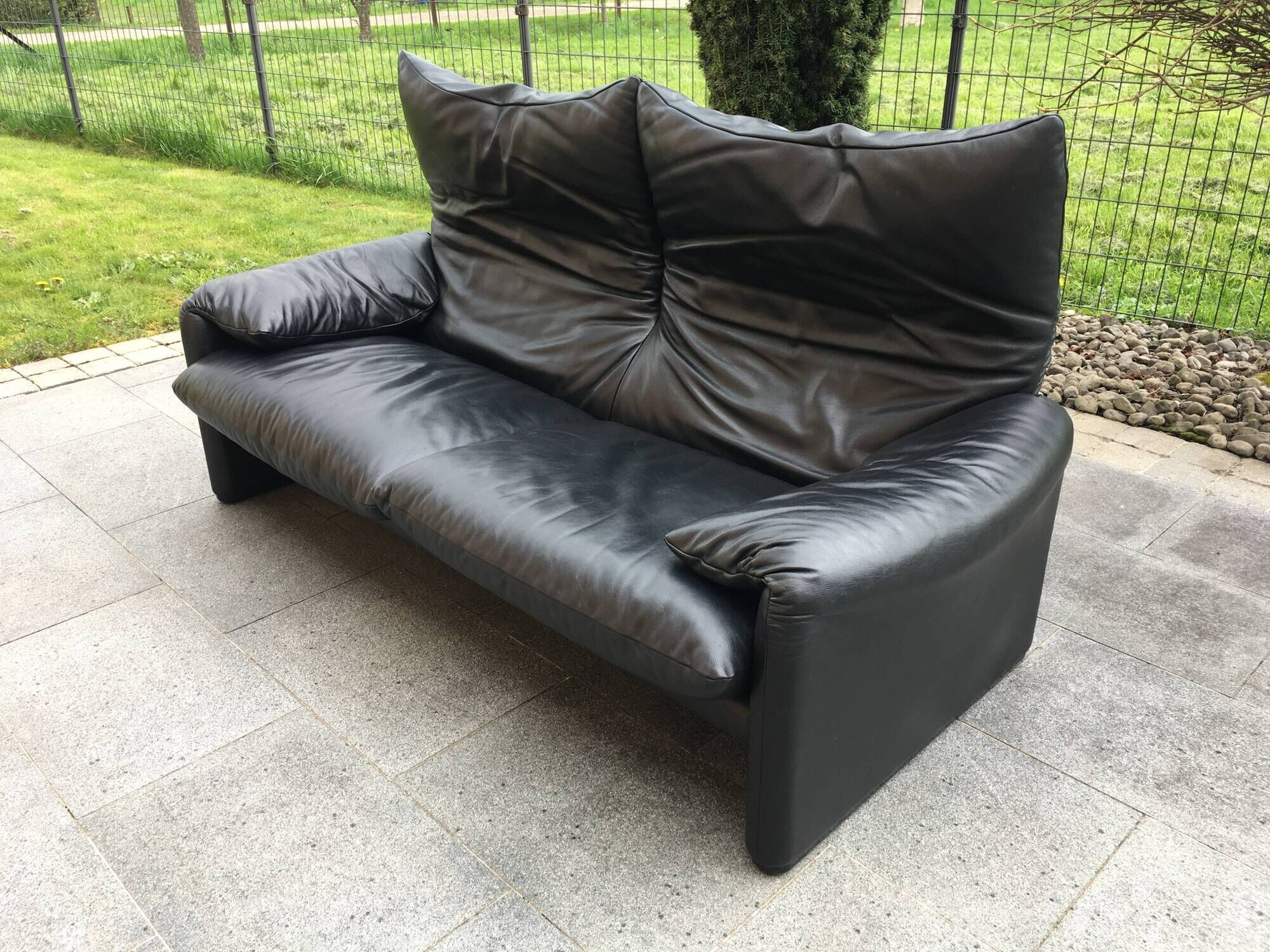 Maralunga sofa by Vico Magistretti Cassina 80s