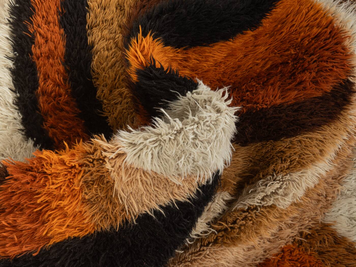 Space Age rug from the 1970s, high pile, beige with orange and brown pattern