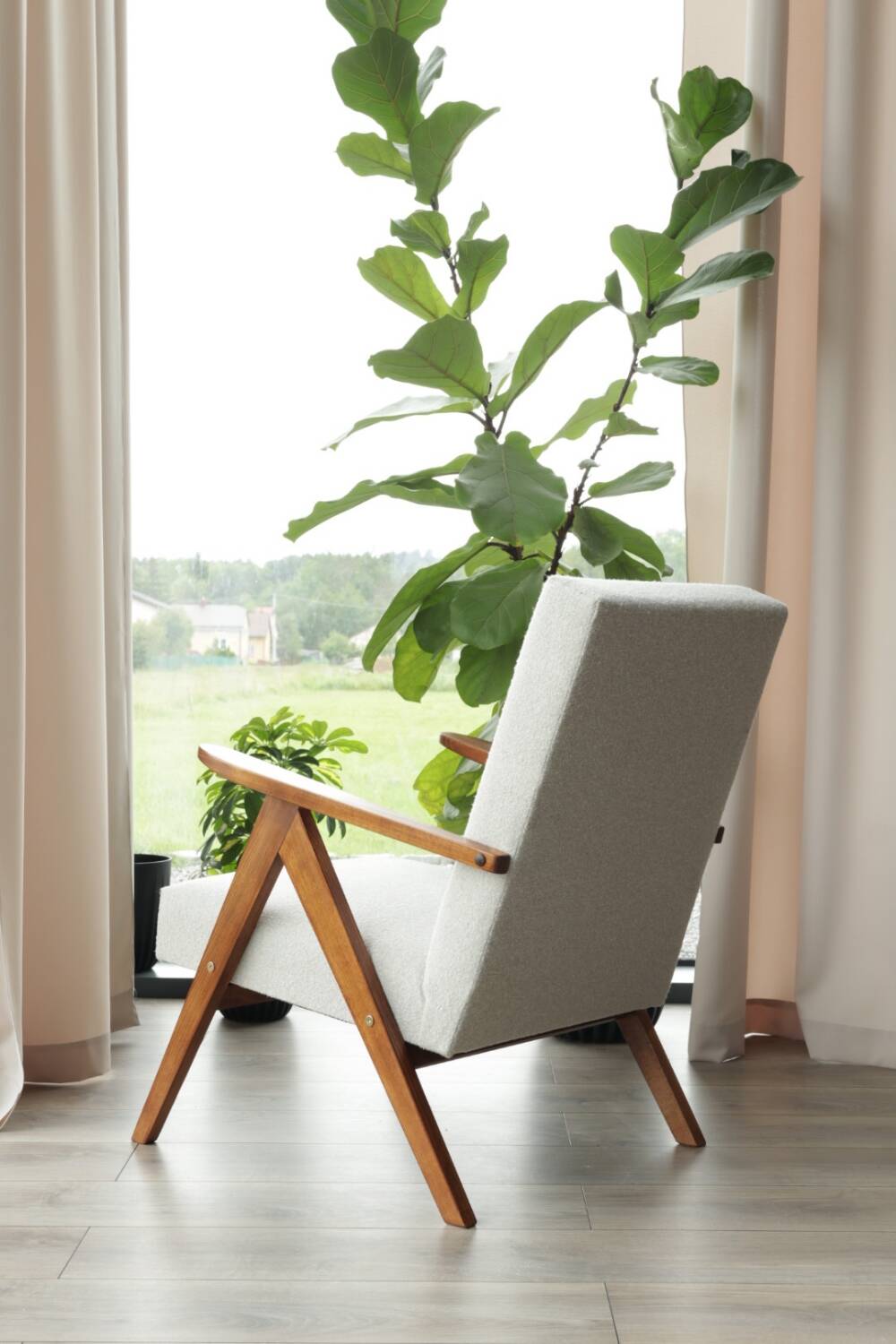 Fauteuil vintage blanc cassé bouclé zig Zag 1970