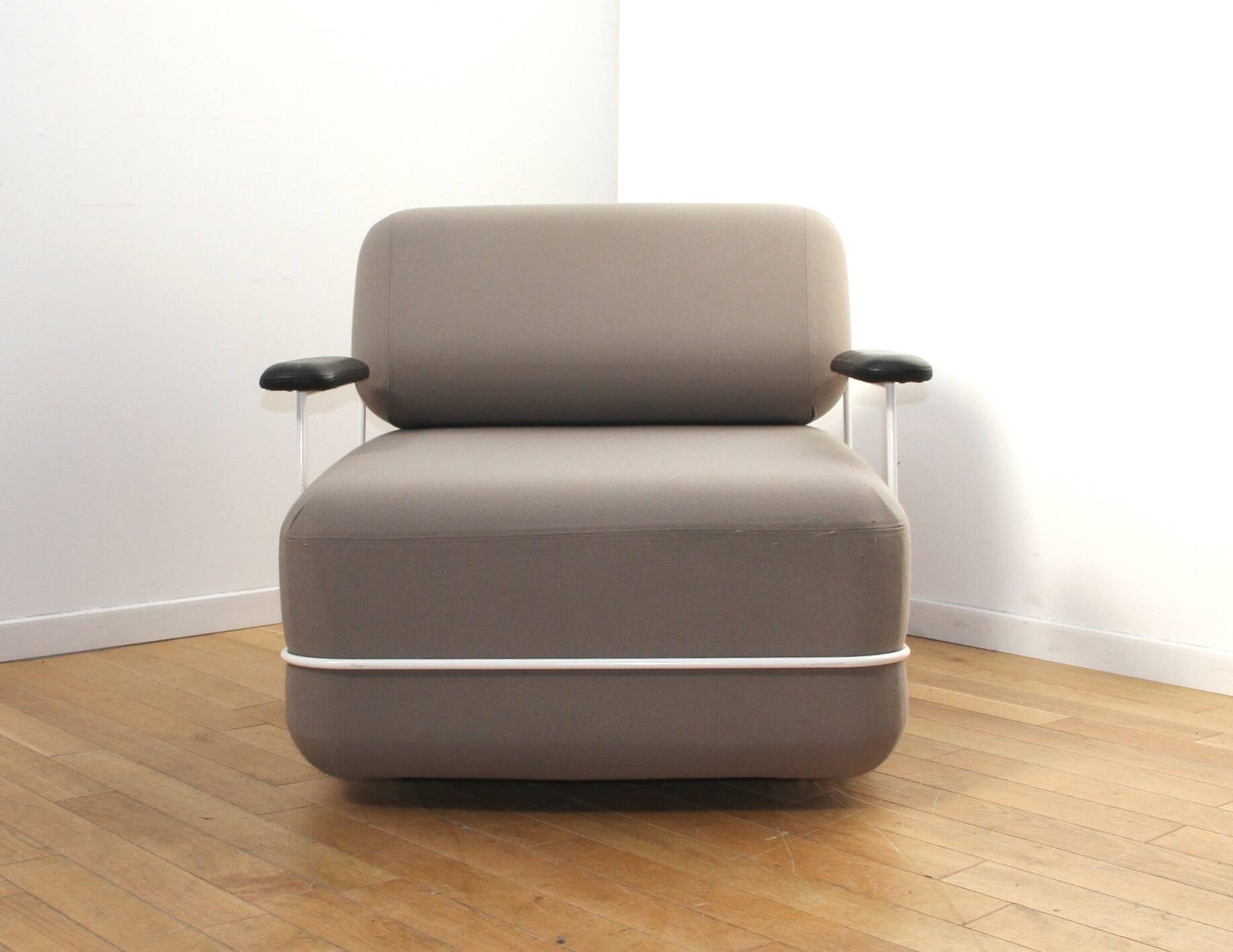 Pair of Pebble armchairs, Bla Station