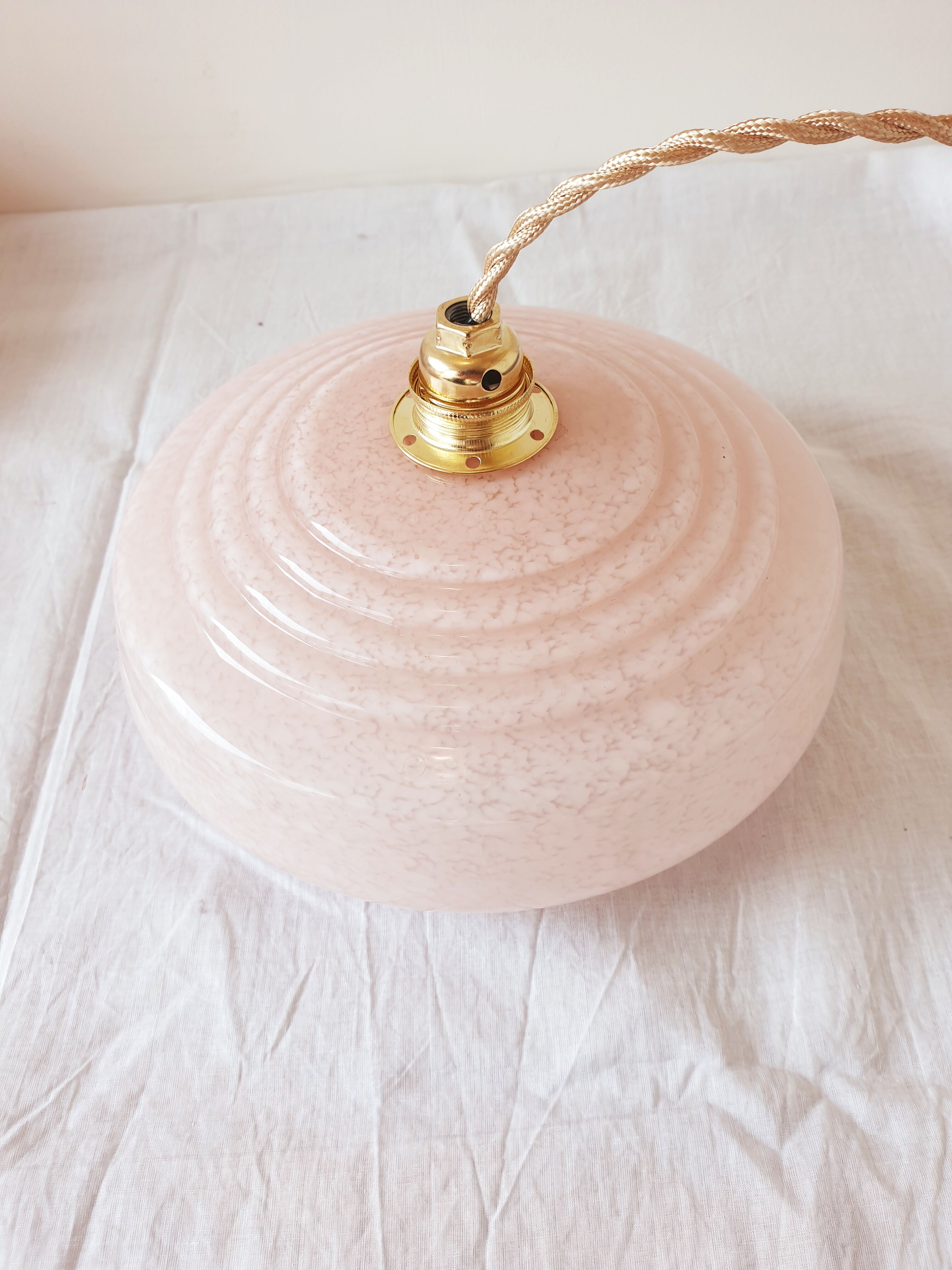 Balladeuse lamp in pink clichy glass