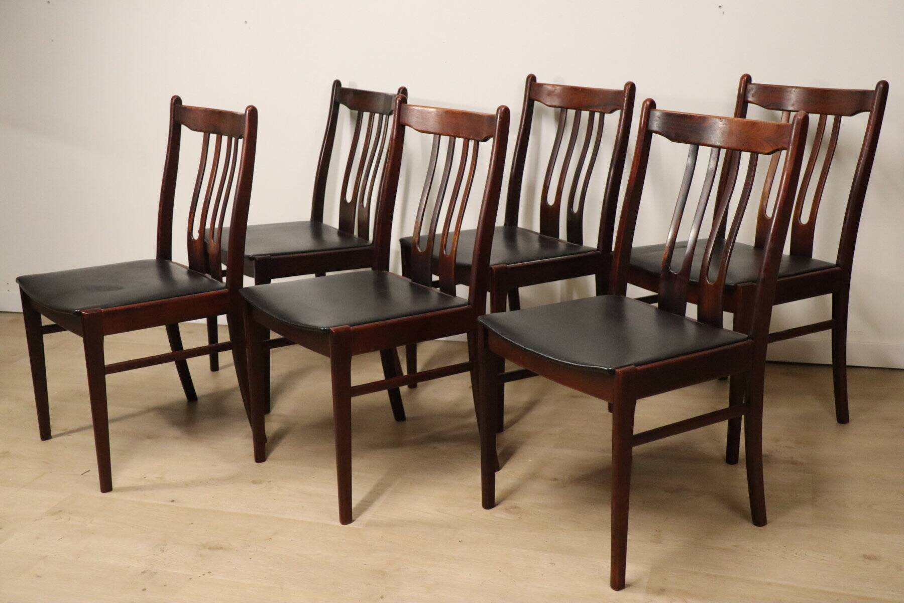 Set of 6 Scandinavian chairs in rosewood, 1960.