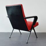 Model chair resting by Friso Kramer for Ahrend de Cirkel 1965