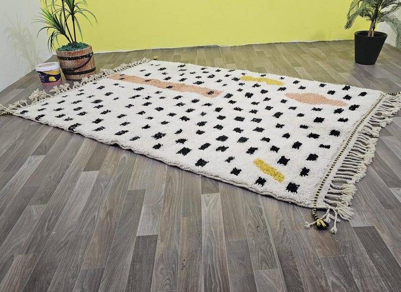 Traditional handmade Beni Ouarine rug 250cmx150cm