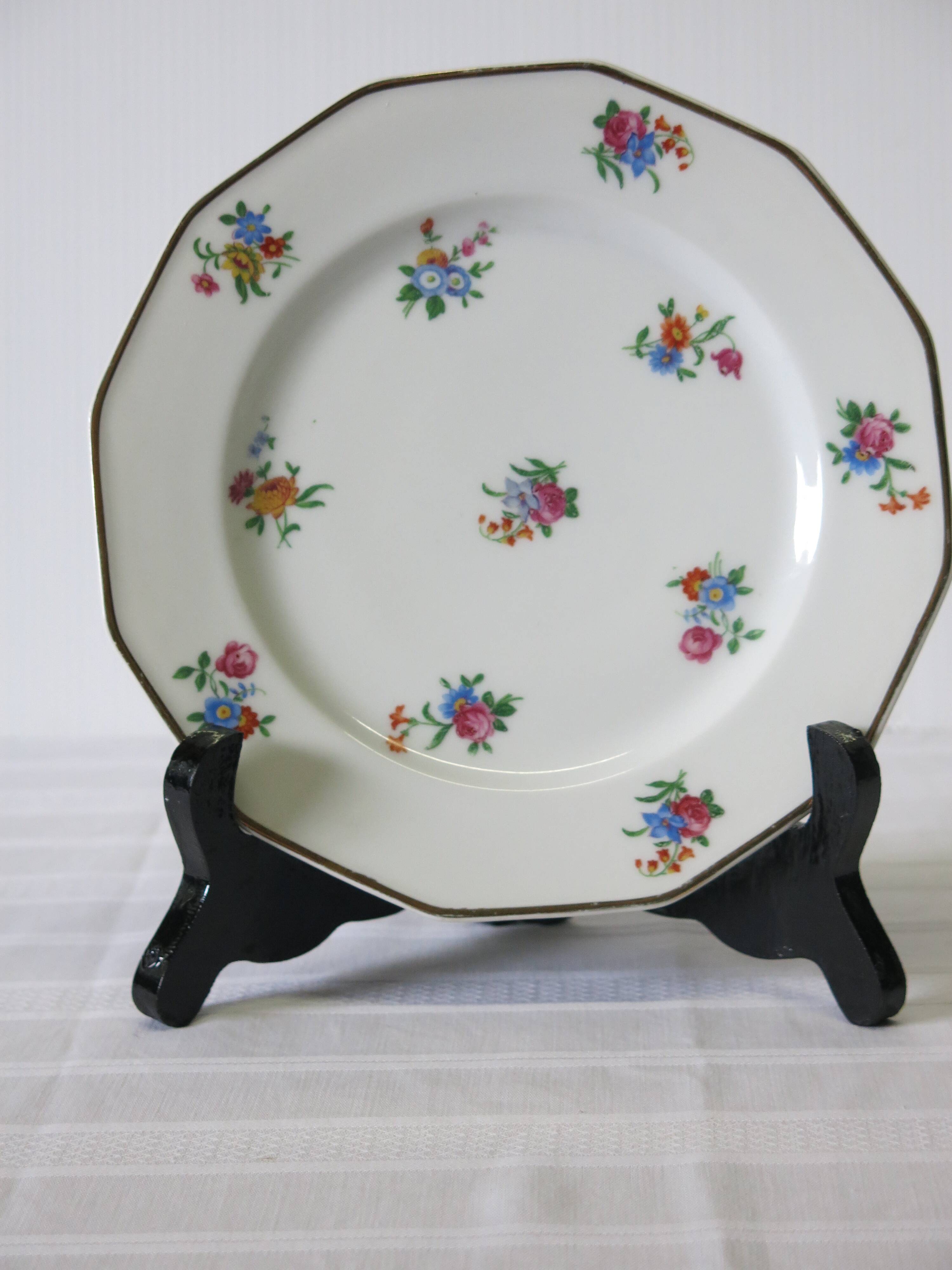 6 porcelain dessert plates from Pil Limoges in very good condition