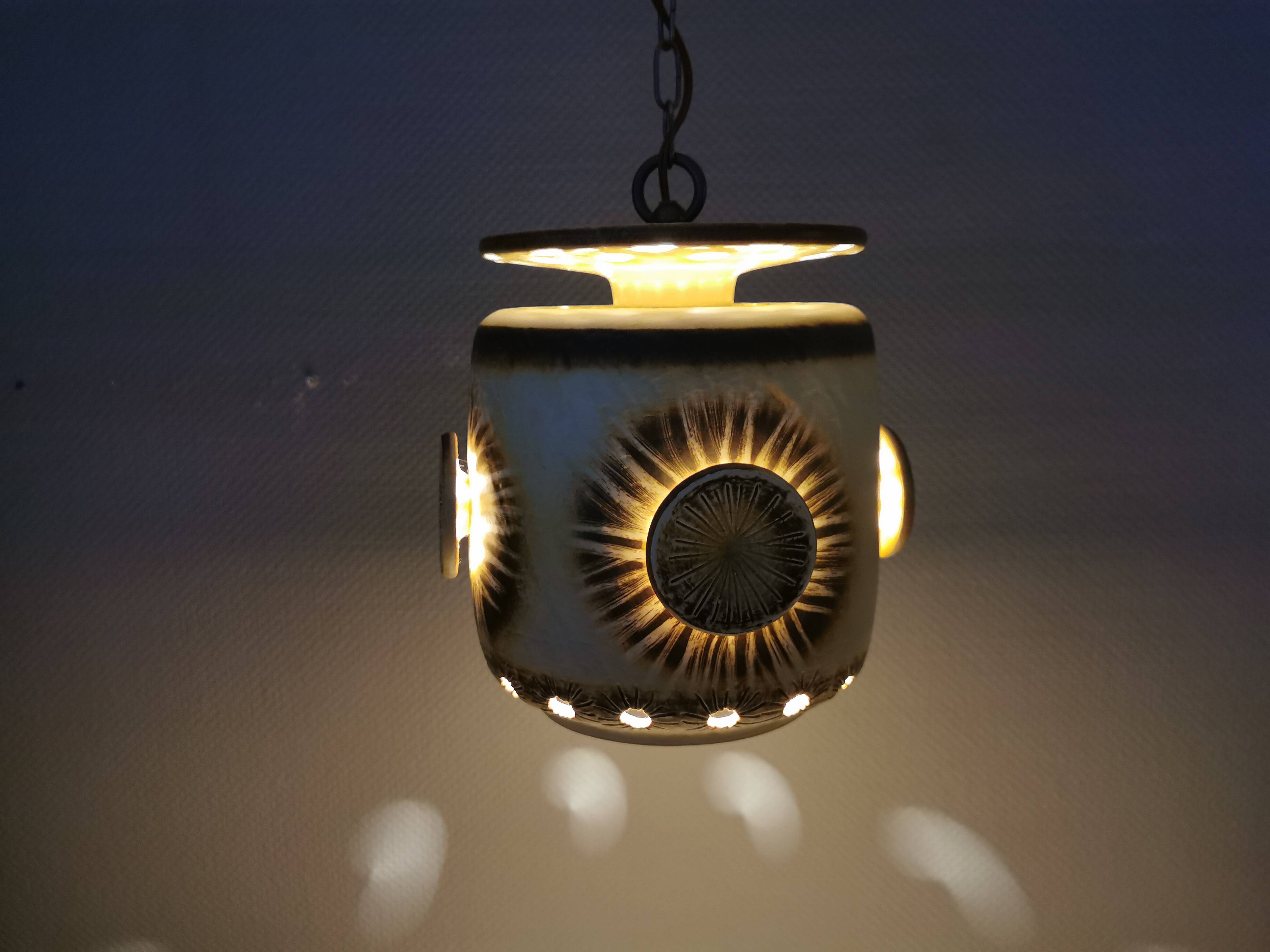 Large and beautiful hanging lamp in ceramic. Danish from the 70s, in super nice condition.