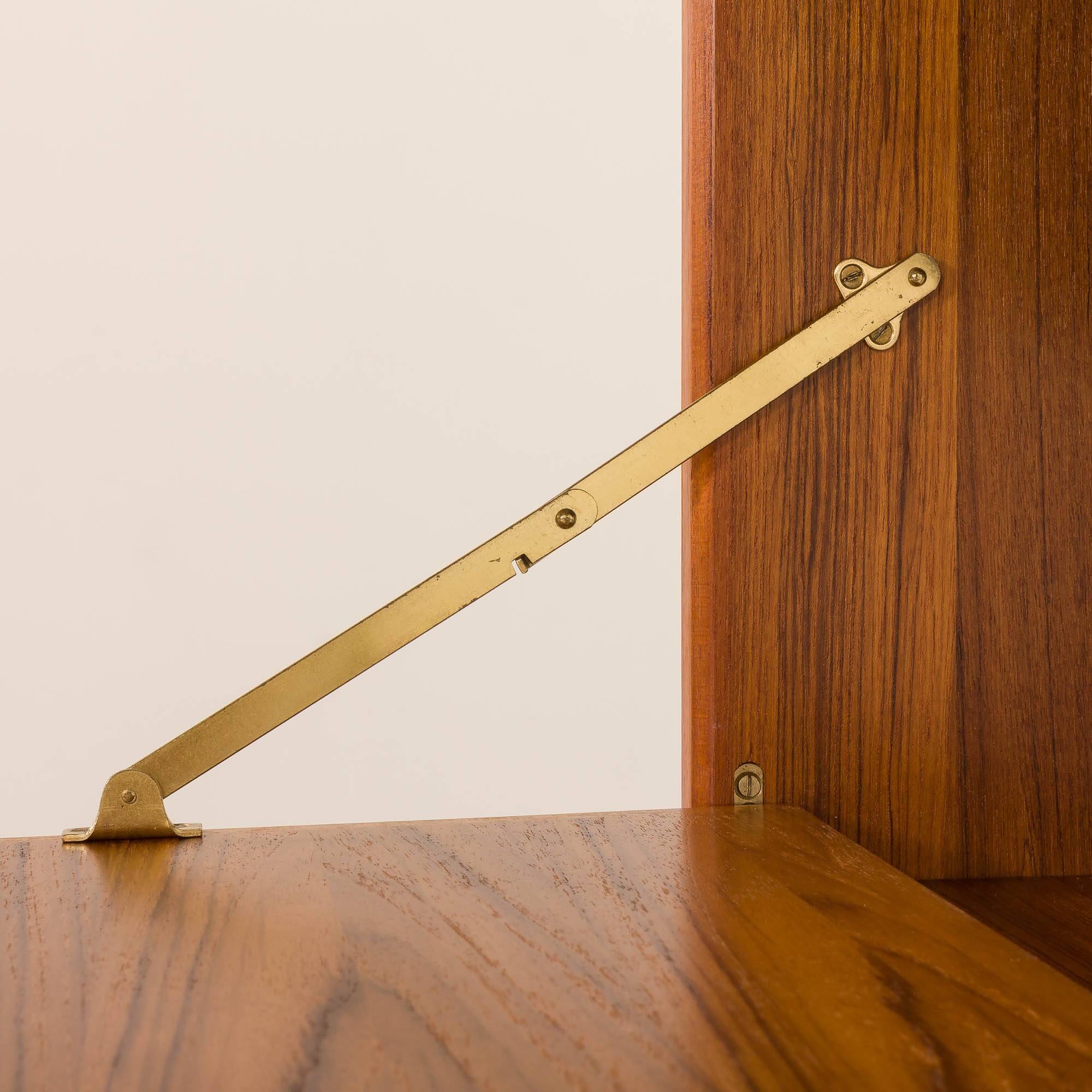 Poul Cadovius teak shelving wall unit with a bureau, Cado 1960s