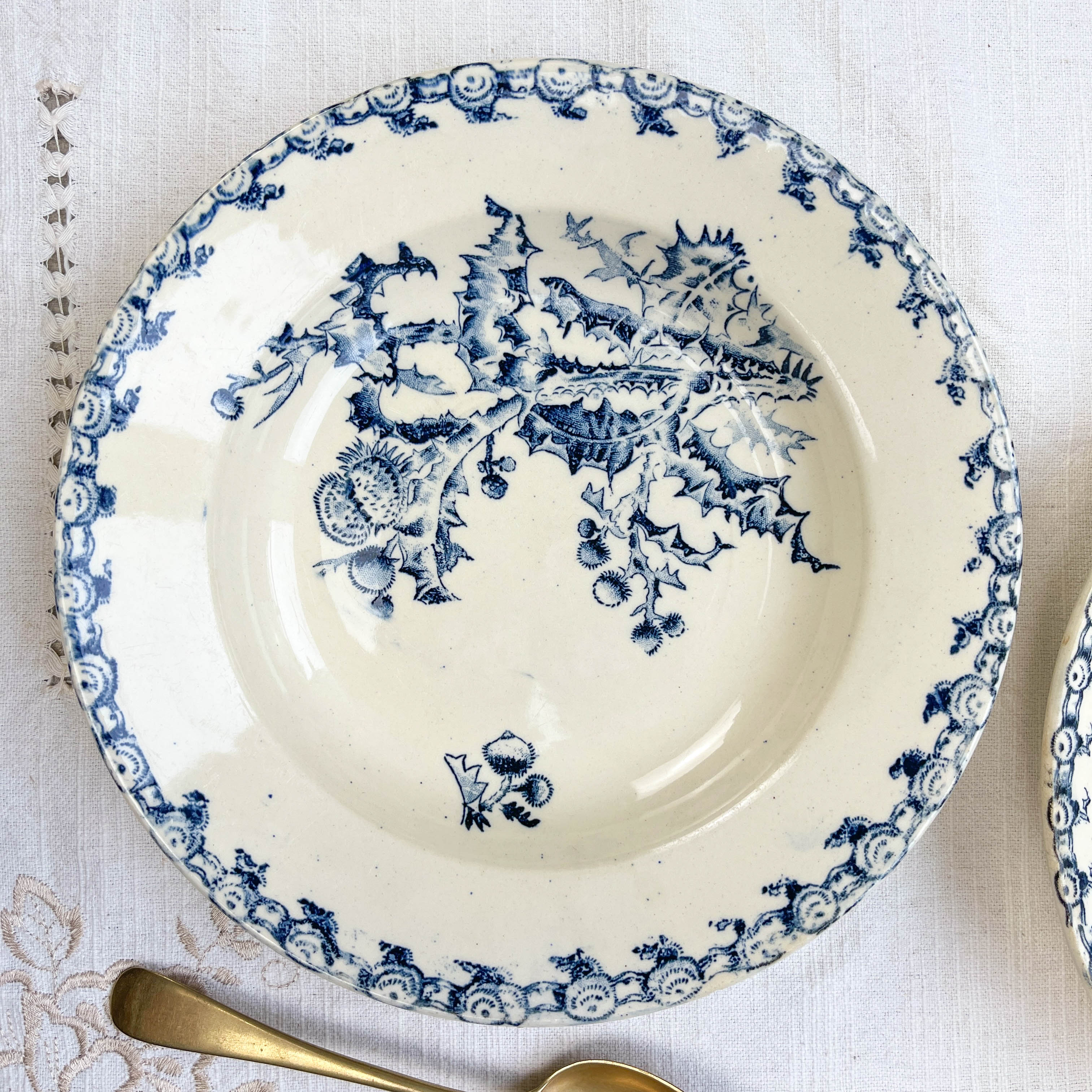 5 assiettes creuses terre de fer gien modèle chardons made in france
