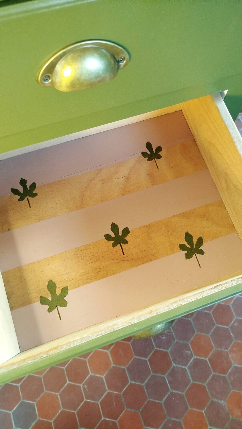 Fig green chiffonier