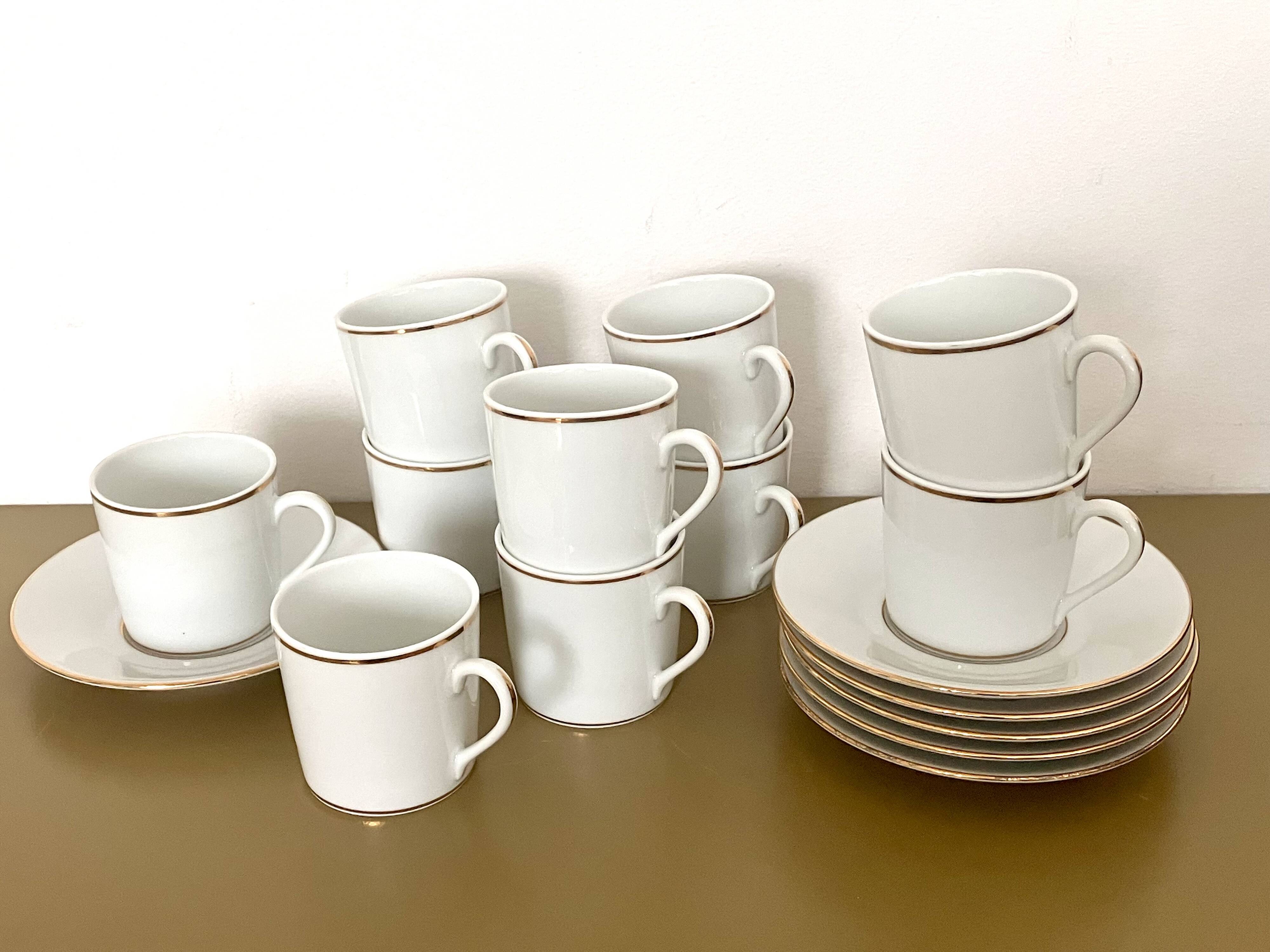 Coffee service with 11 cups and 6 saucers made of Limoges porcelain.