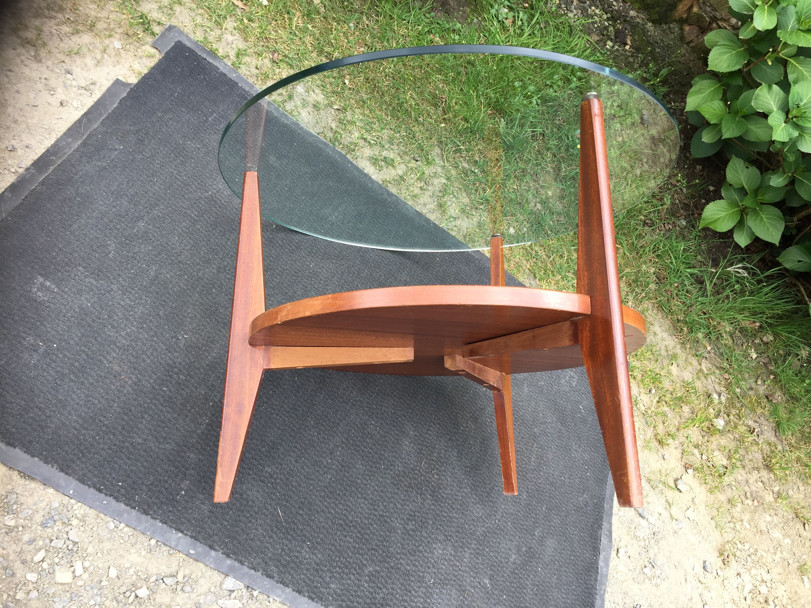 Vintage coffee table round compass legs top in glass and teak wood