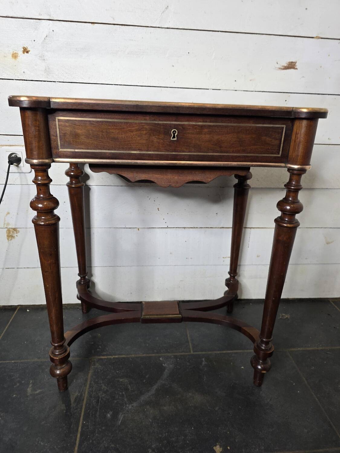 Napoleon III mahogany dressing table