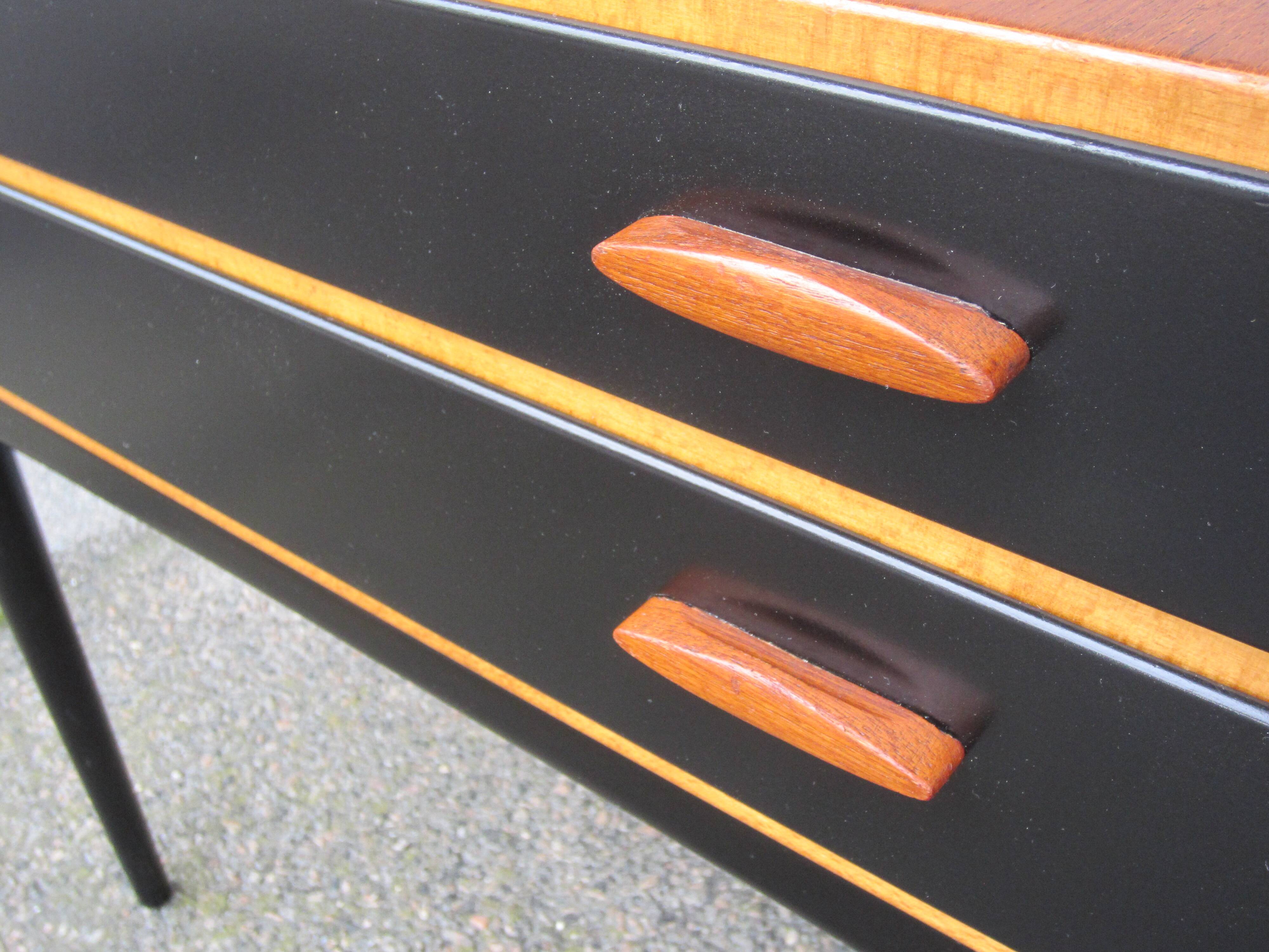 Scandinavian teak chest of drawers Treman Möbelfabrik