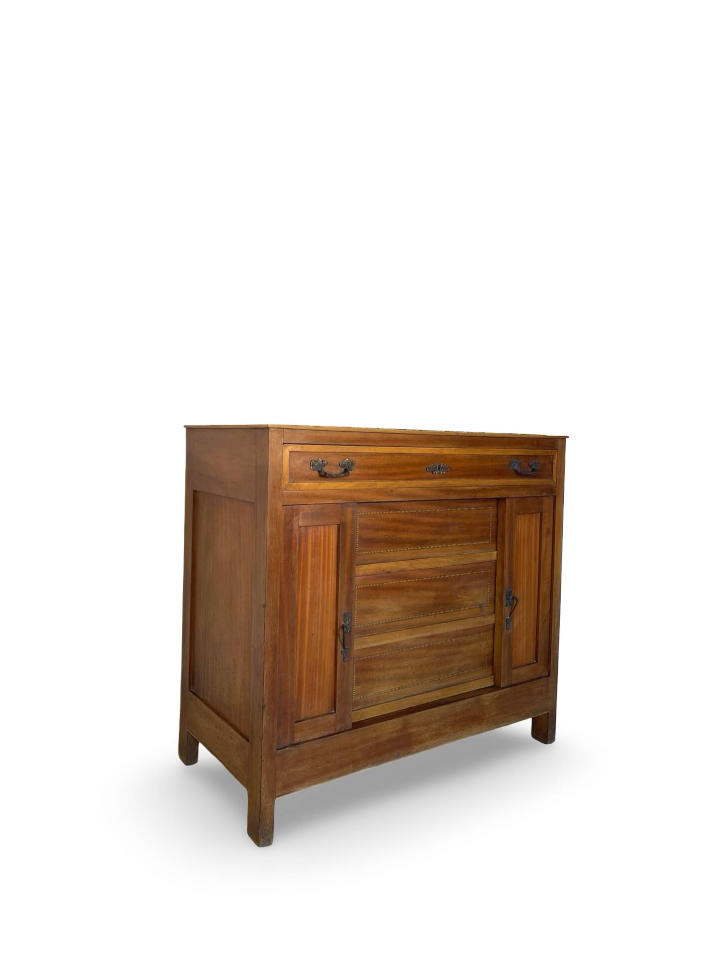 Commode de style Art Déco en bois de cerisier et noyer.